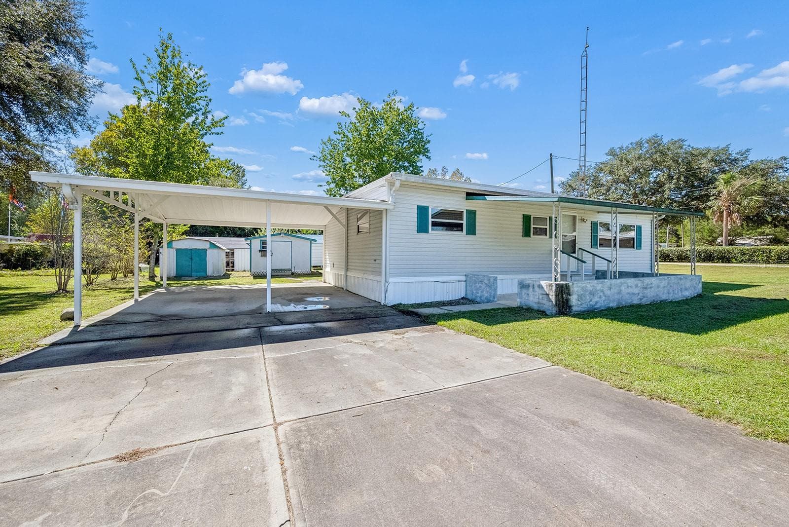 Mobile Home at 1690 NE 134TH ST, TRENTON, photo 3 of 41
