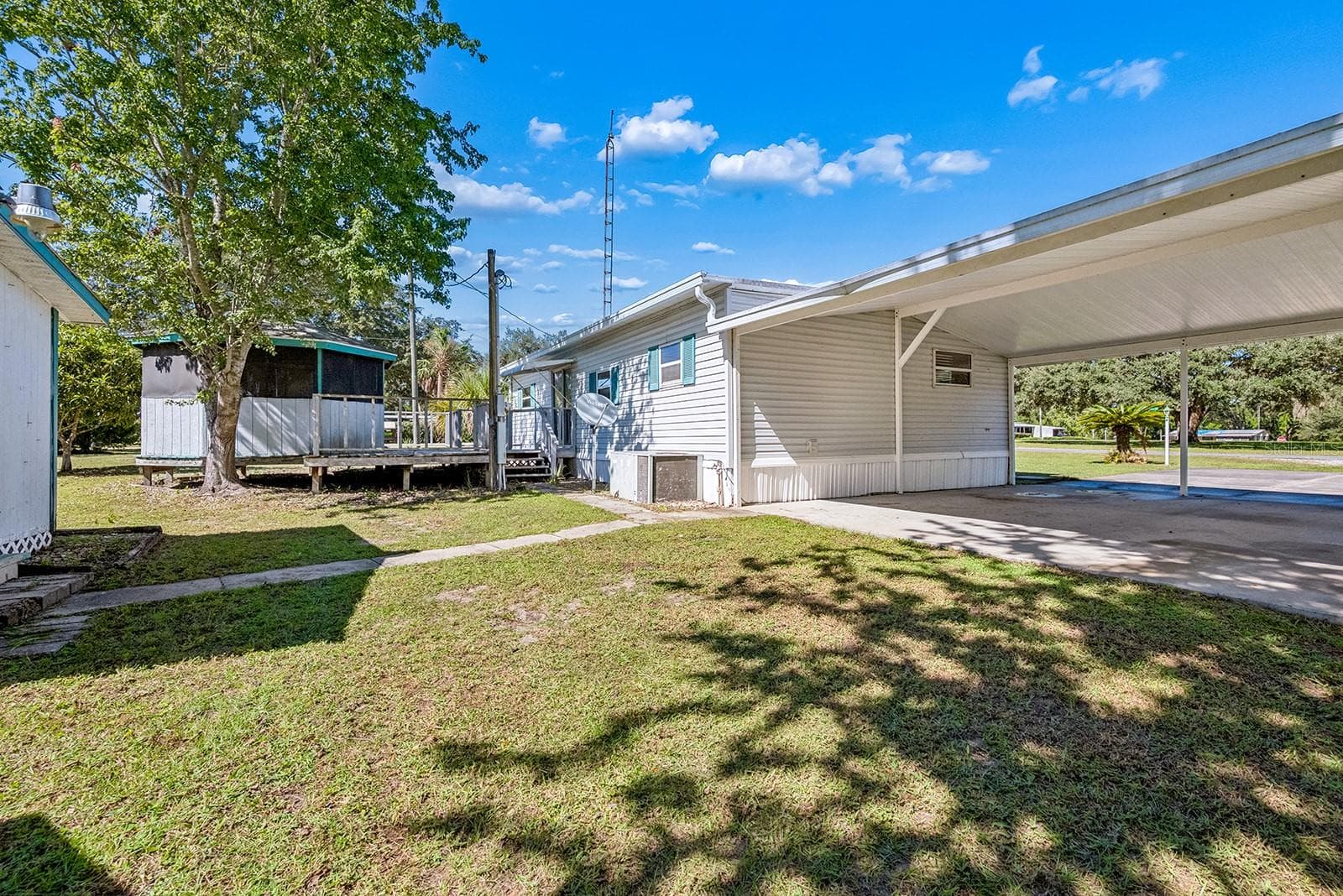 Mobile Home at 1690 NE 134TH ST, TRENTON, photo 4 of 41