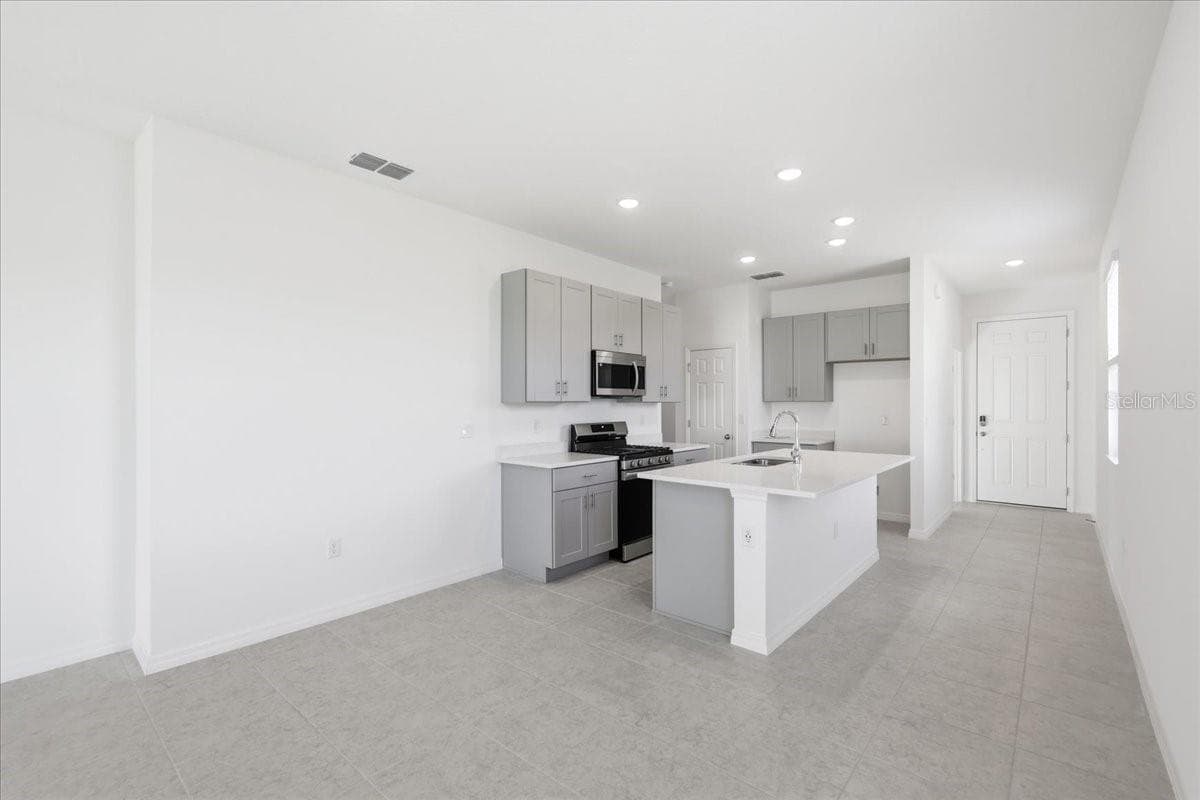 Single Family Residence at 3040 WINDSWEPT, WILDWOOD, photo 6 of 20
