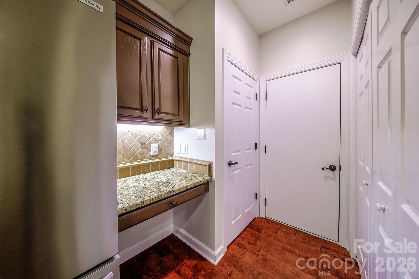 Condominium at 8562 Highland Glen Drive, Charlotte, photo 9 of 24