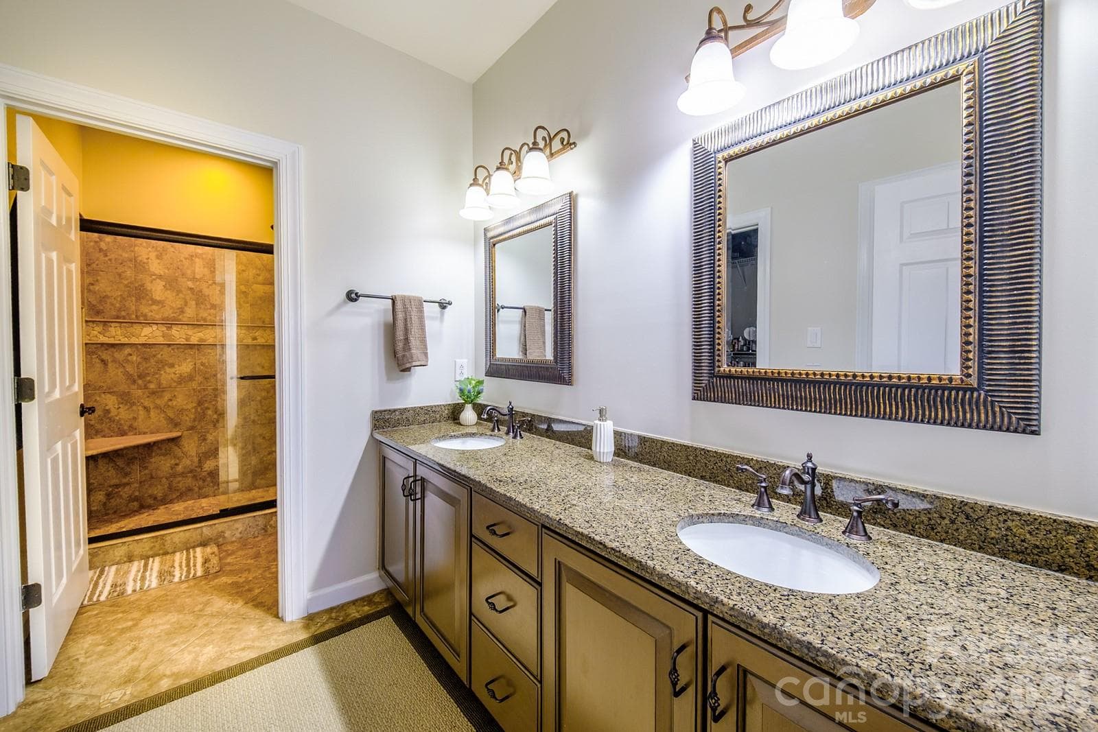 Condominium at 8562 Highland Glen Drive, Charlotte, photo 18 of 24