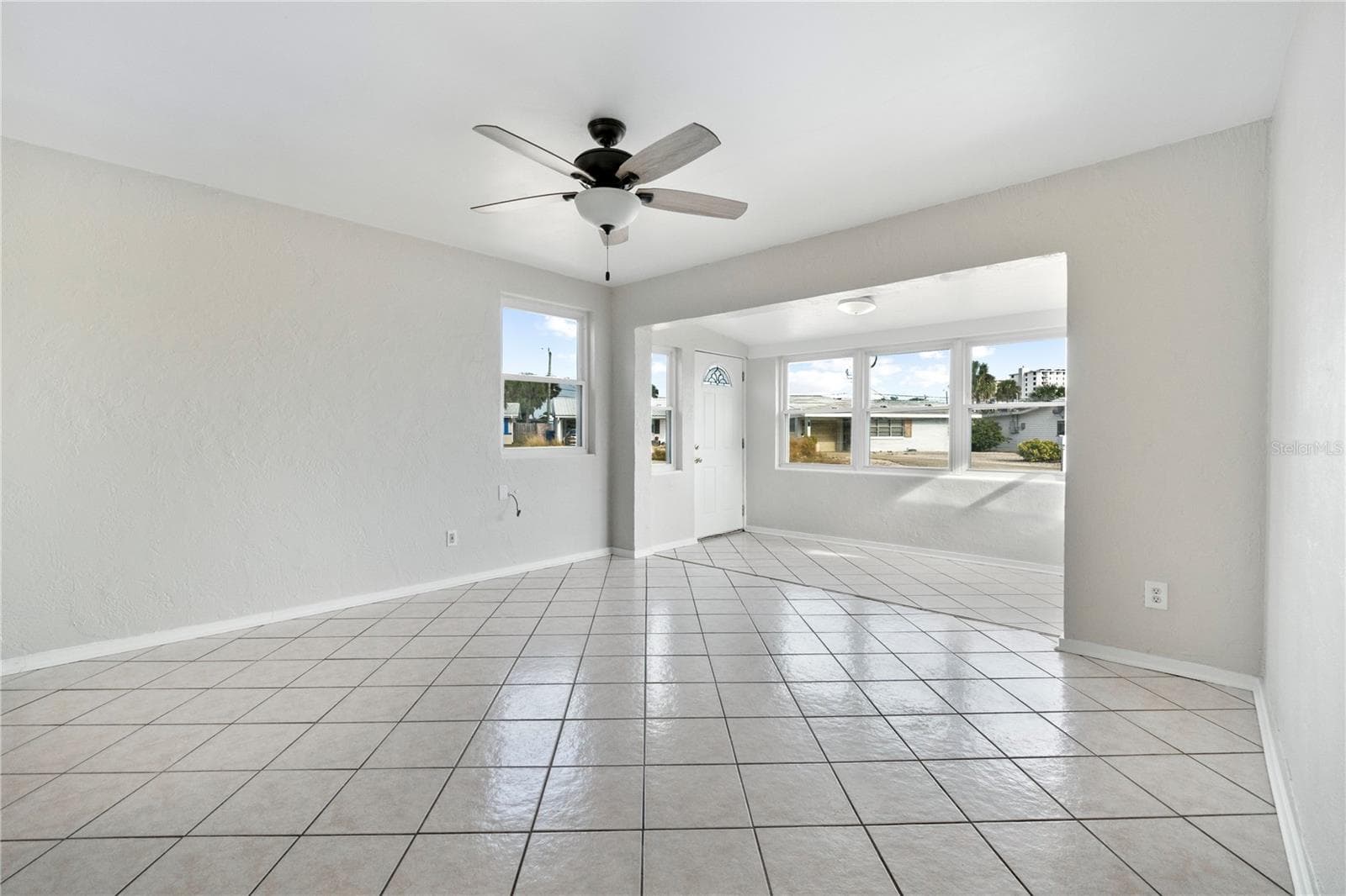 Single Family Residence at 16 HIBISCUS DR, ORMOND BEACH, photo 5 of 28