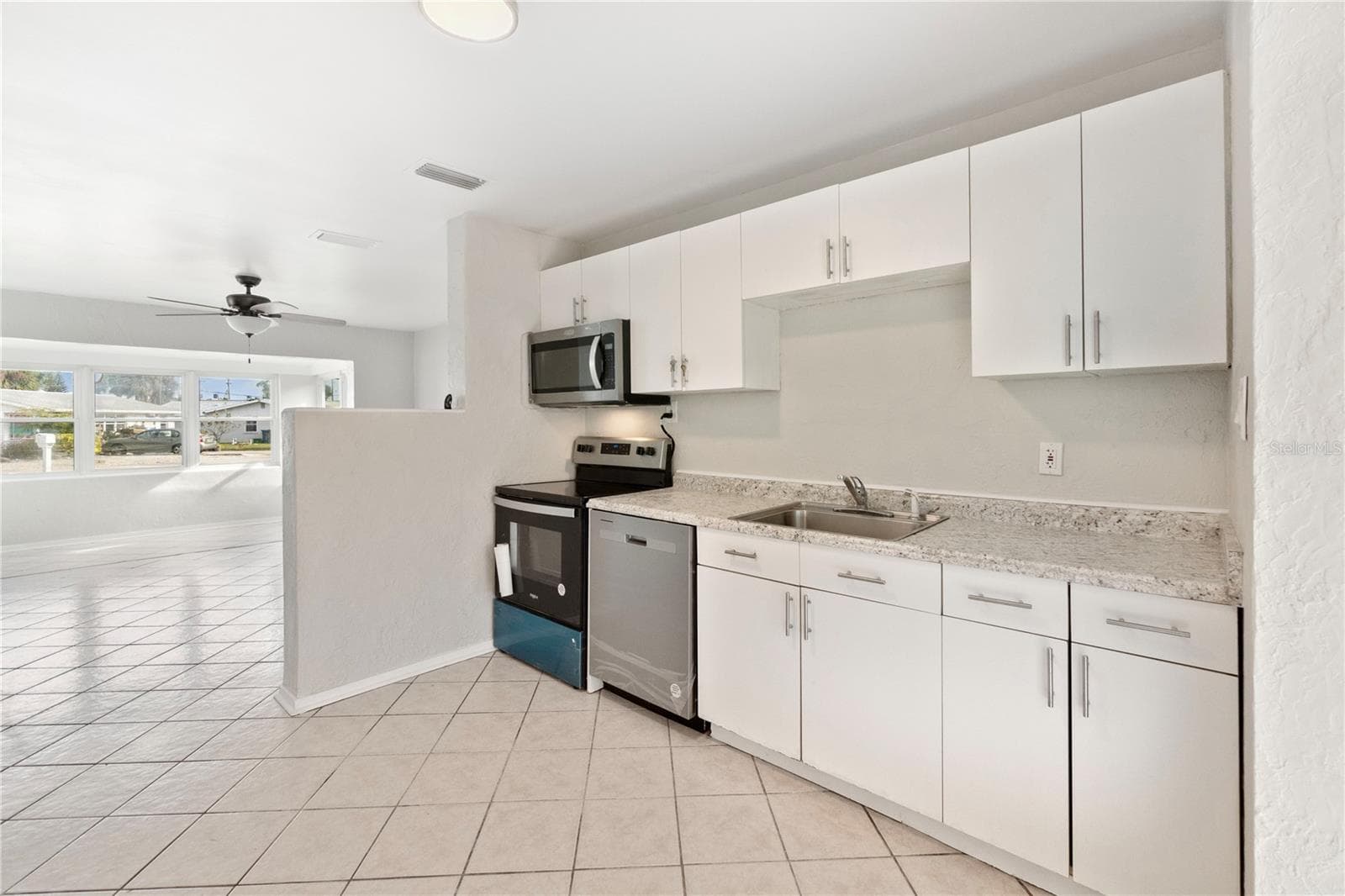 Single Family Residence at 16 HIBISCUS DR, ORMOND BEACH, photo 8 of 28