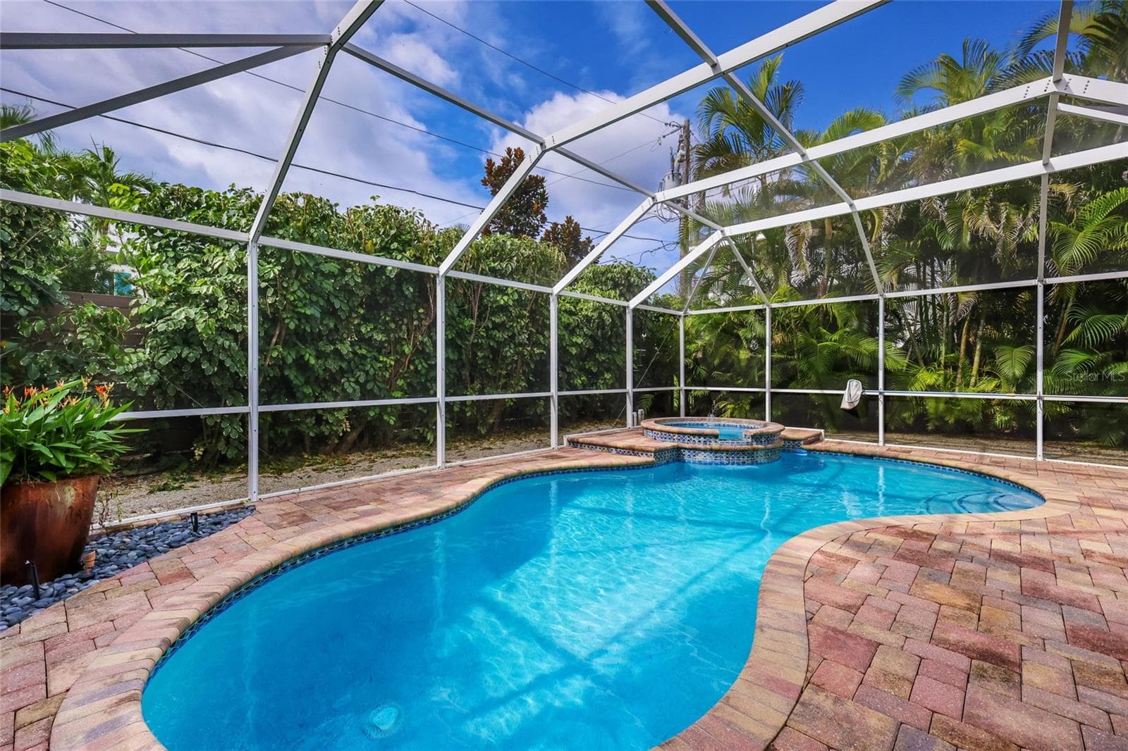 Single Family Residence at 128 S WASHINGTON DR, SARASOTA, photo 5 of 20