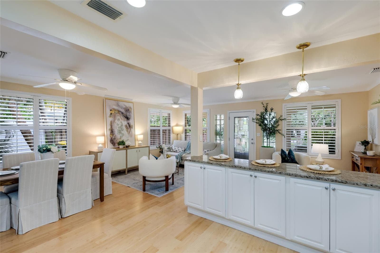 Single Family Residence at 128 S WASHINGTON DR, SARASOTA, photo 6 of 20