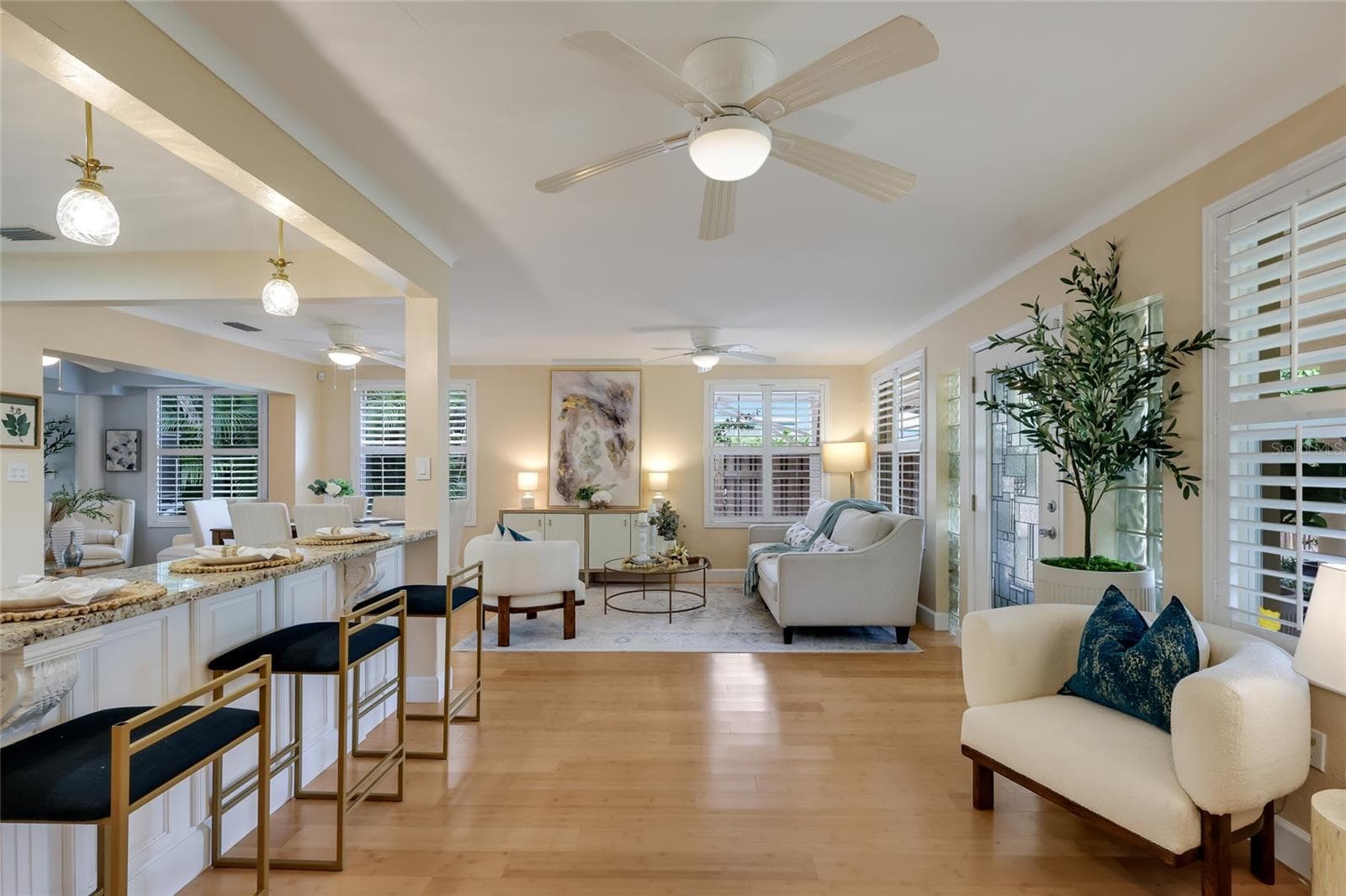 Single Family Residence at 128 S WASHINGTON DR, SARASOTA, photo 7 of 20