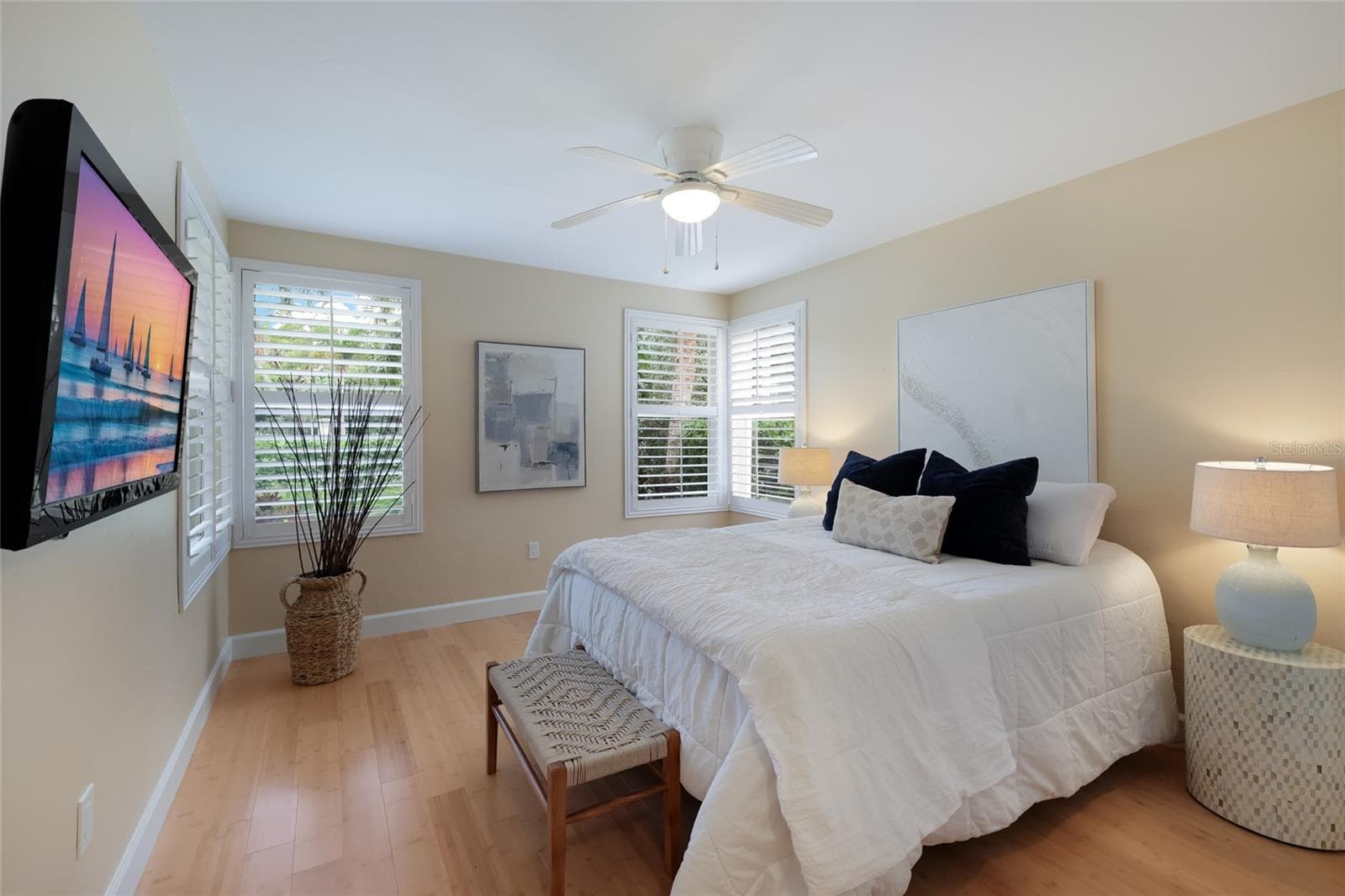 Single Family Residence at 128 S WASHINGTON DR, SARASOTA, photo 9 of 20
