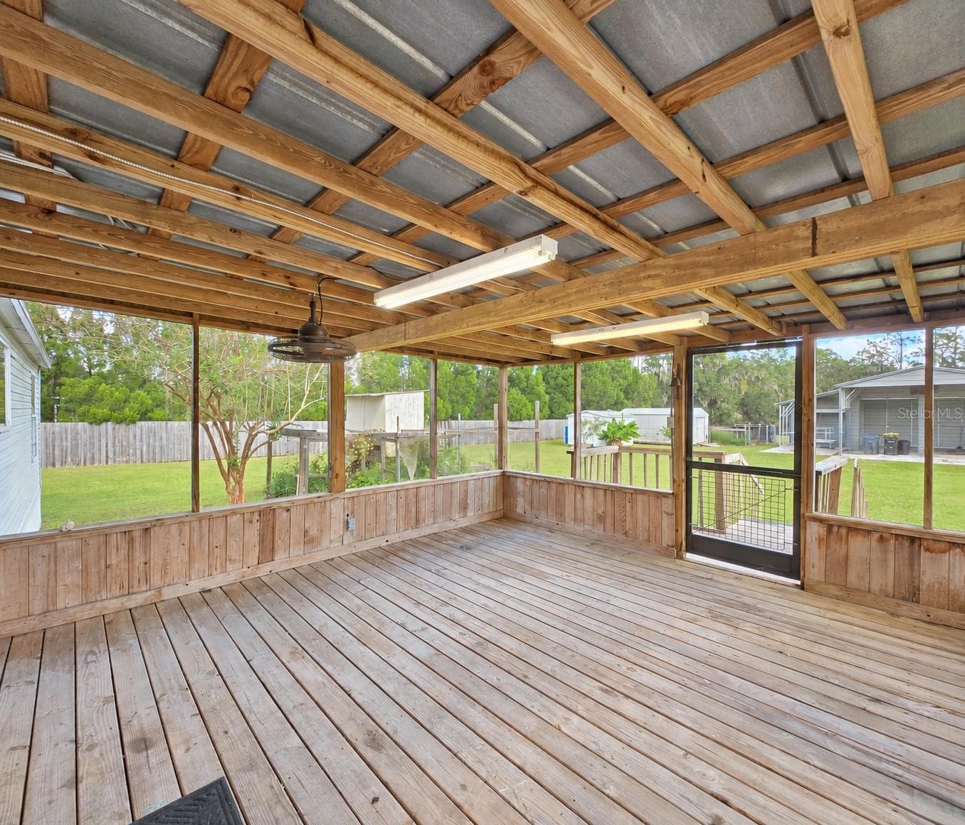 Back proch - 1038 BROOKE RD, FORT MEADE