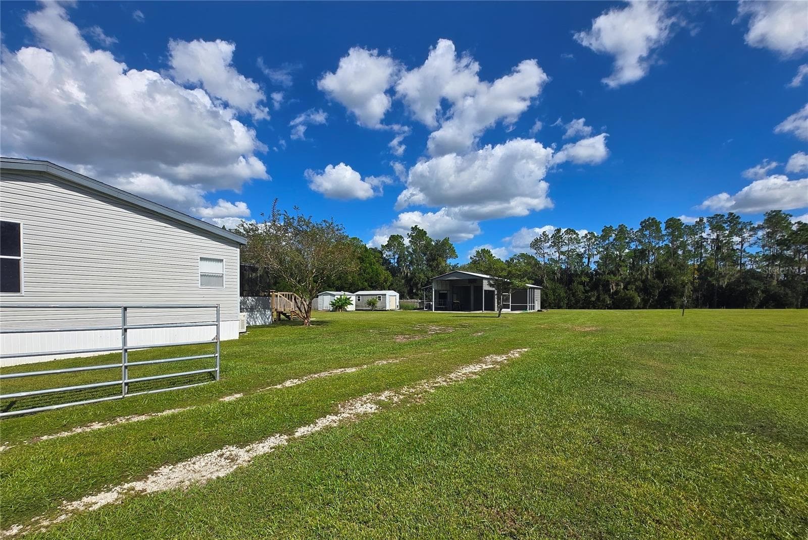 Side View - 1038 BROOKE RD, FORT MEADE
