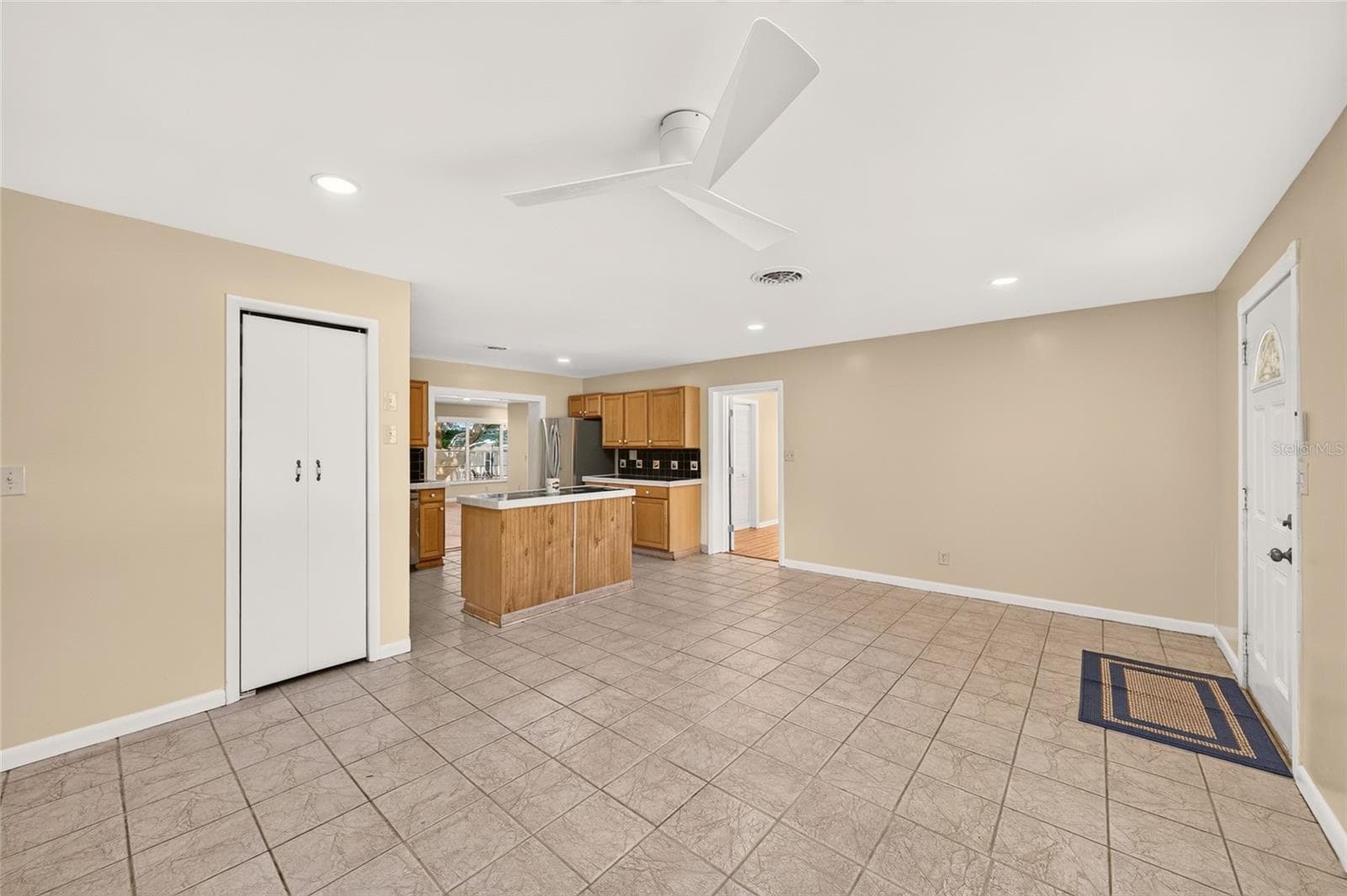 Single Family Residence at 15642 SE 91ST CT, SUMMERFIELD, photo 7 of 43