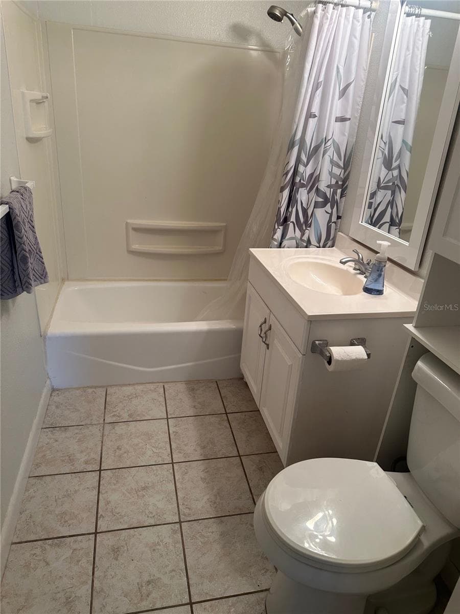 BATHROOM #2 - 204 W 36TH ST W, BRADENTON