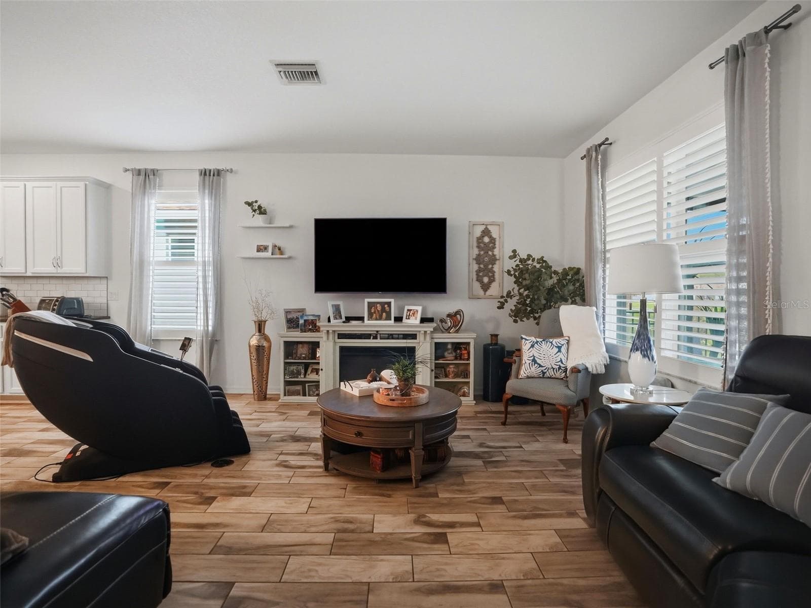 Single Family Residence at 19458 FORT KING RUN, BROOKSVILLE, photo 7 of 58