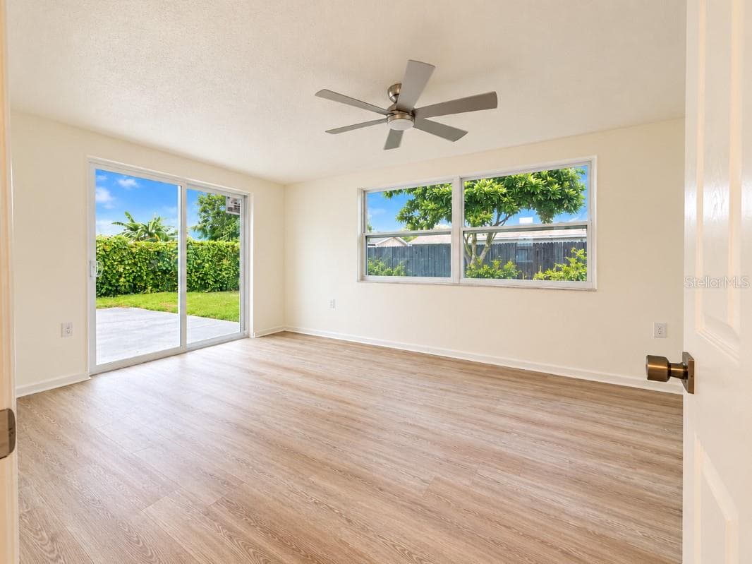 Single Family Residence at 10032 KINGSWOOD LN, PORT RICHEY, photo 6 of 18