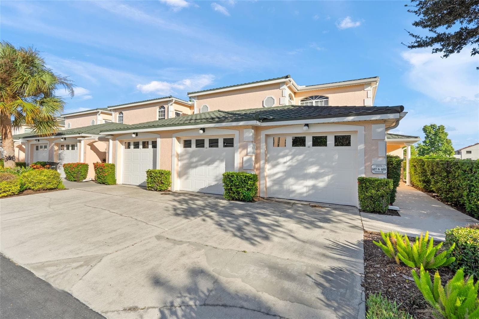 607 GONDOLA PARK DR #607
