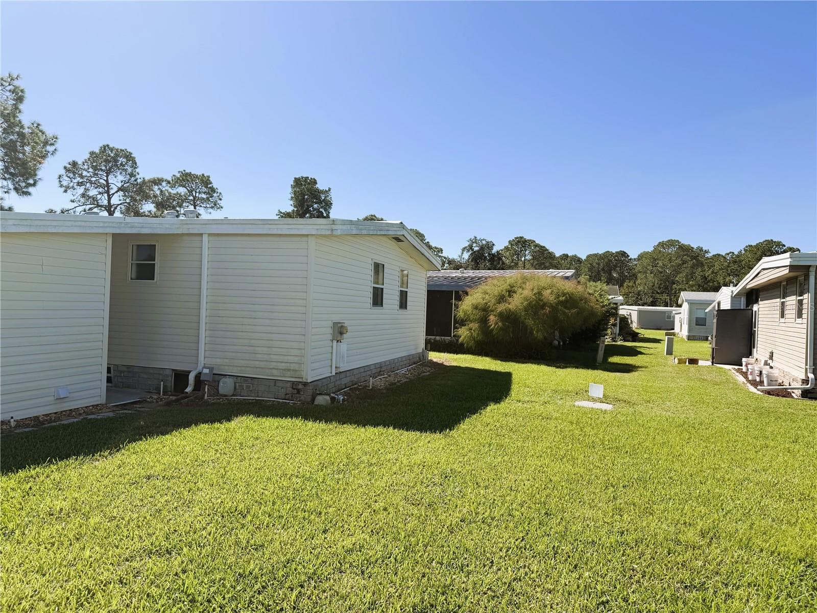 Mobile Home at 353 HAWTHORNE BLVD, LEESBURG, photo 36 of 37