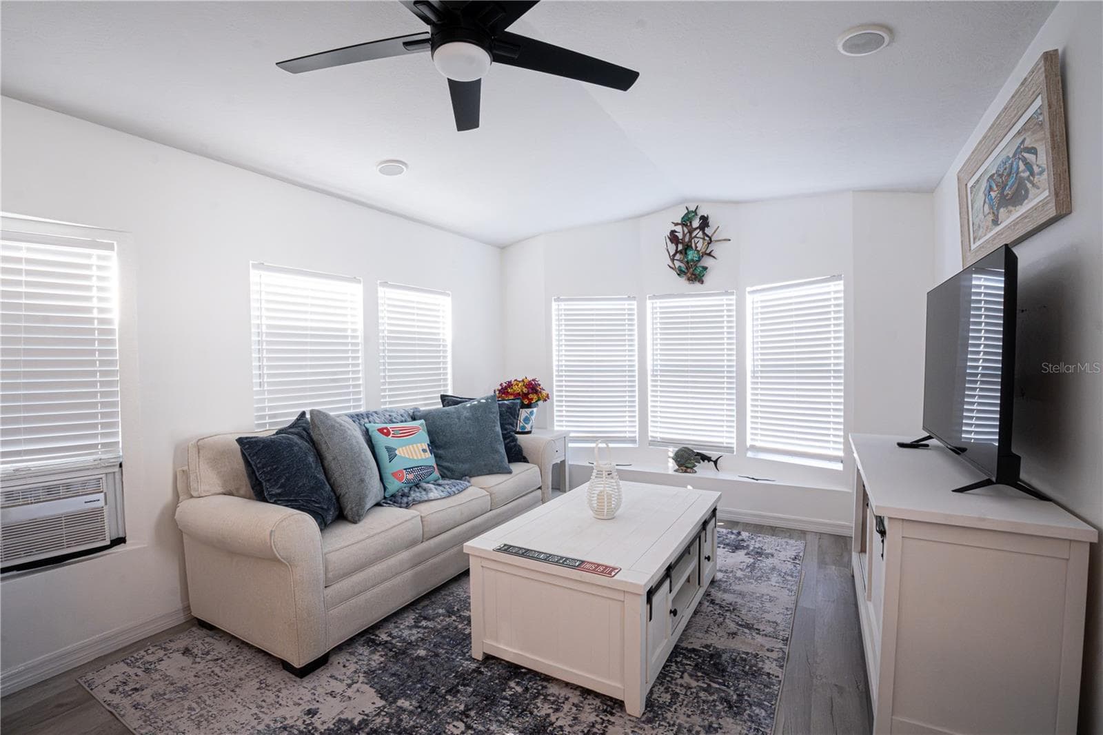 Manufactured Home at 6 BASIN ST, PALMETTO, photo 5 of 17