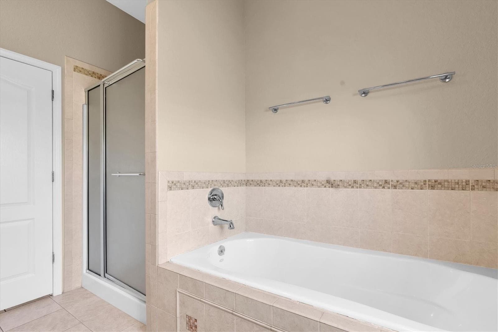 Single Family Residence at 5909 ARTESIAN RIDGE LN, DOVER, photo 22 of 37