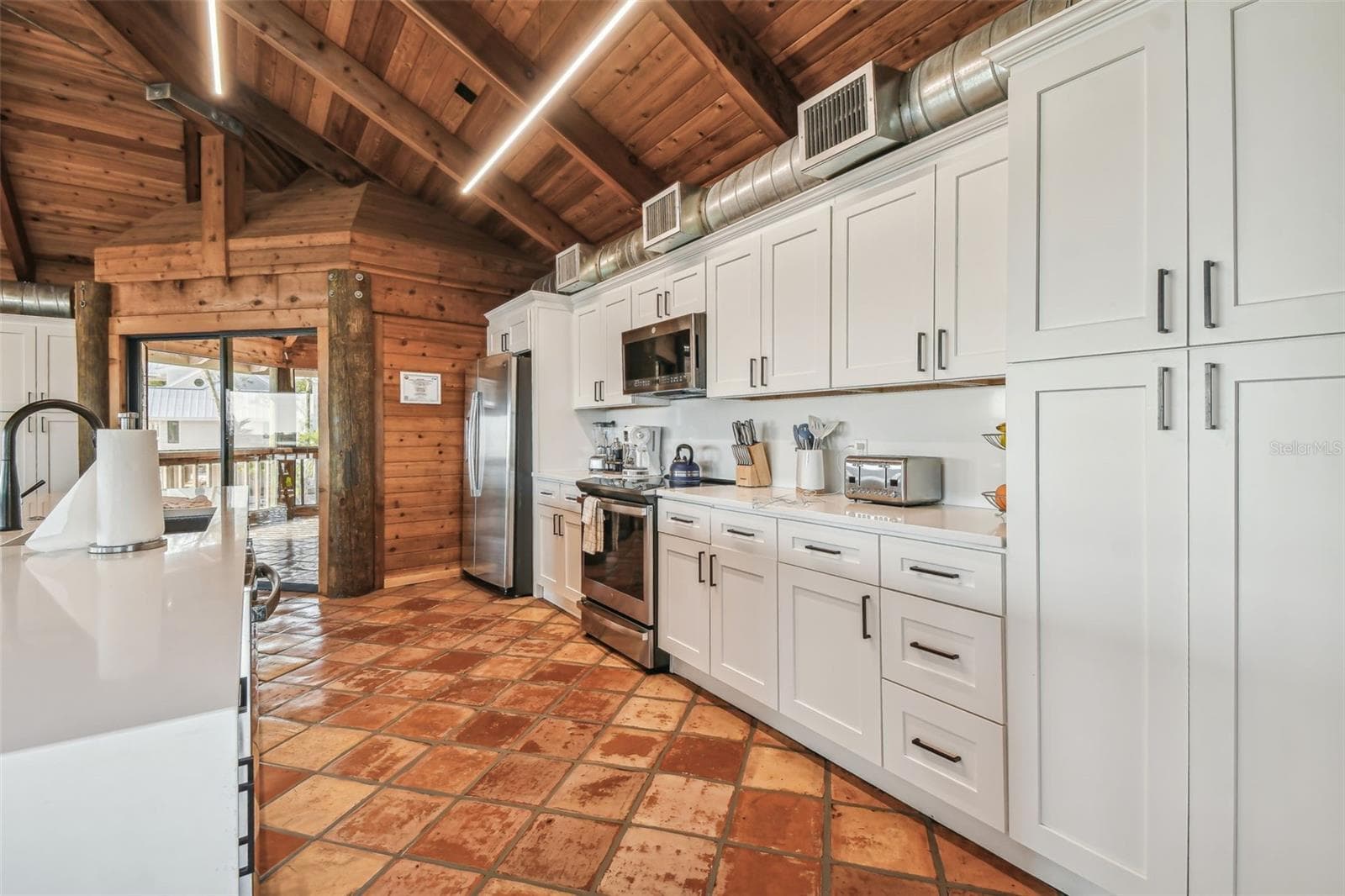 Single Family Residence at 7147 LA LENAIRE DR, LONGBOAT KEY, photo 18 of 98