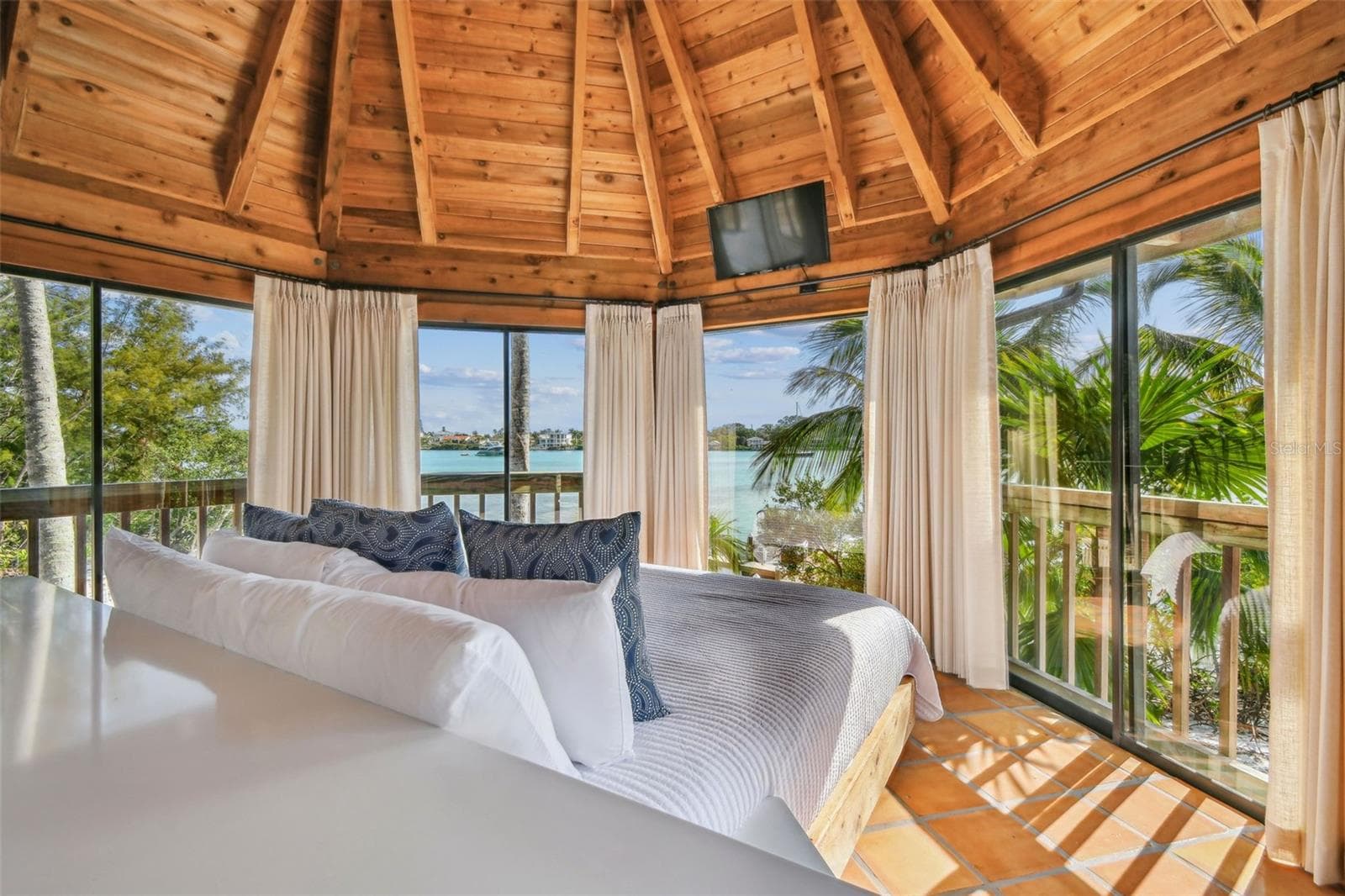 Single Family Residence at 7147 LA LENAIRE DR, LONGBOAT KEY, photo 28 of 98