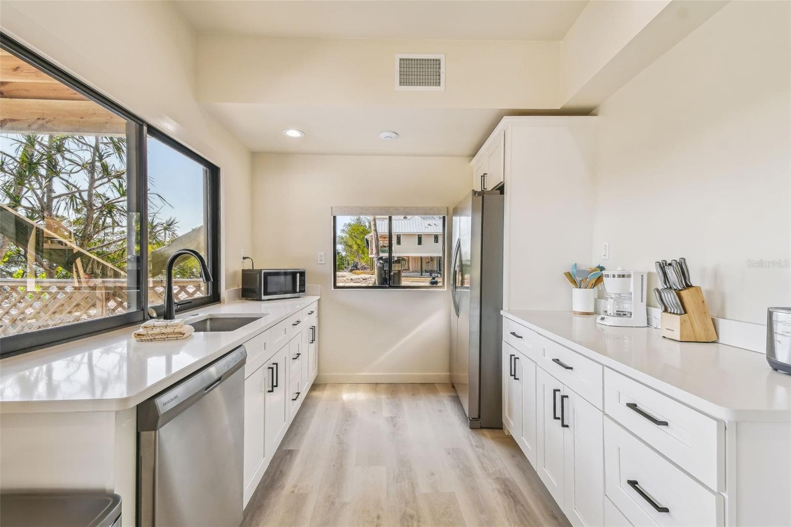 Single Family Residence at 7147 LA LENAIRE DR, LONGBOAT KEY, photo 70 of 98