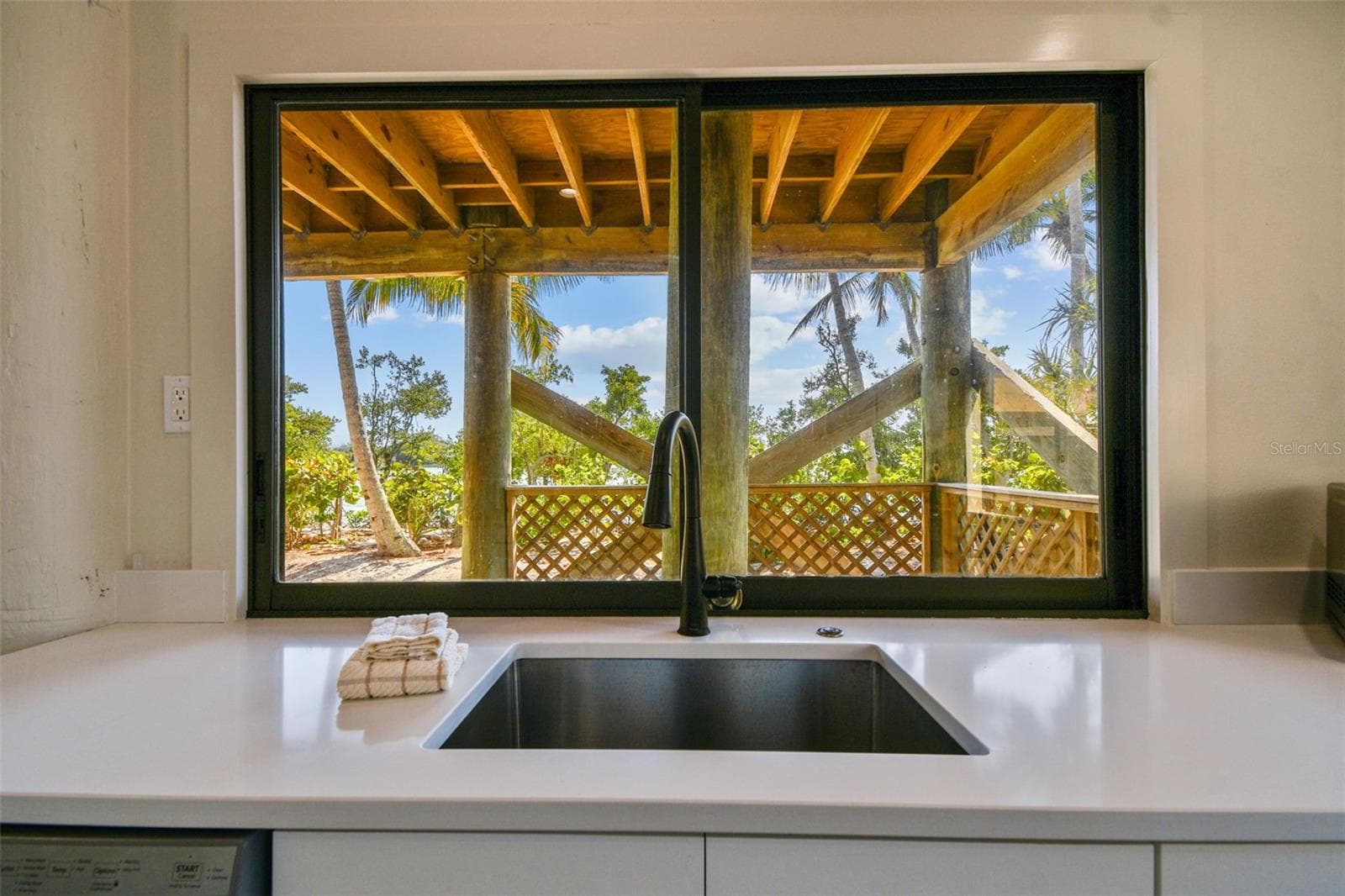 Single Family Residence at 7147 LA LENAIRE DR, LONGBOAT KEY, photo 71 of 98