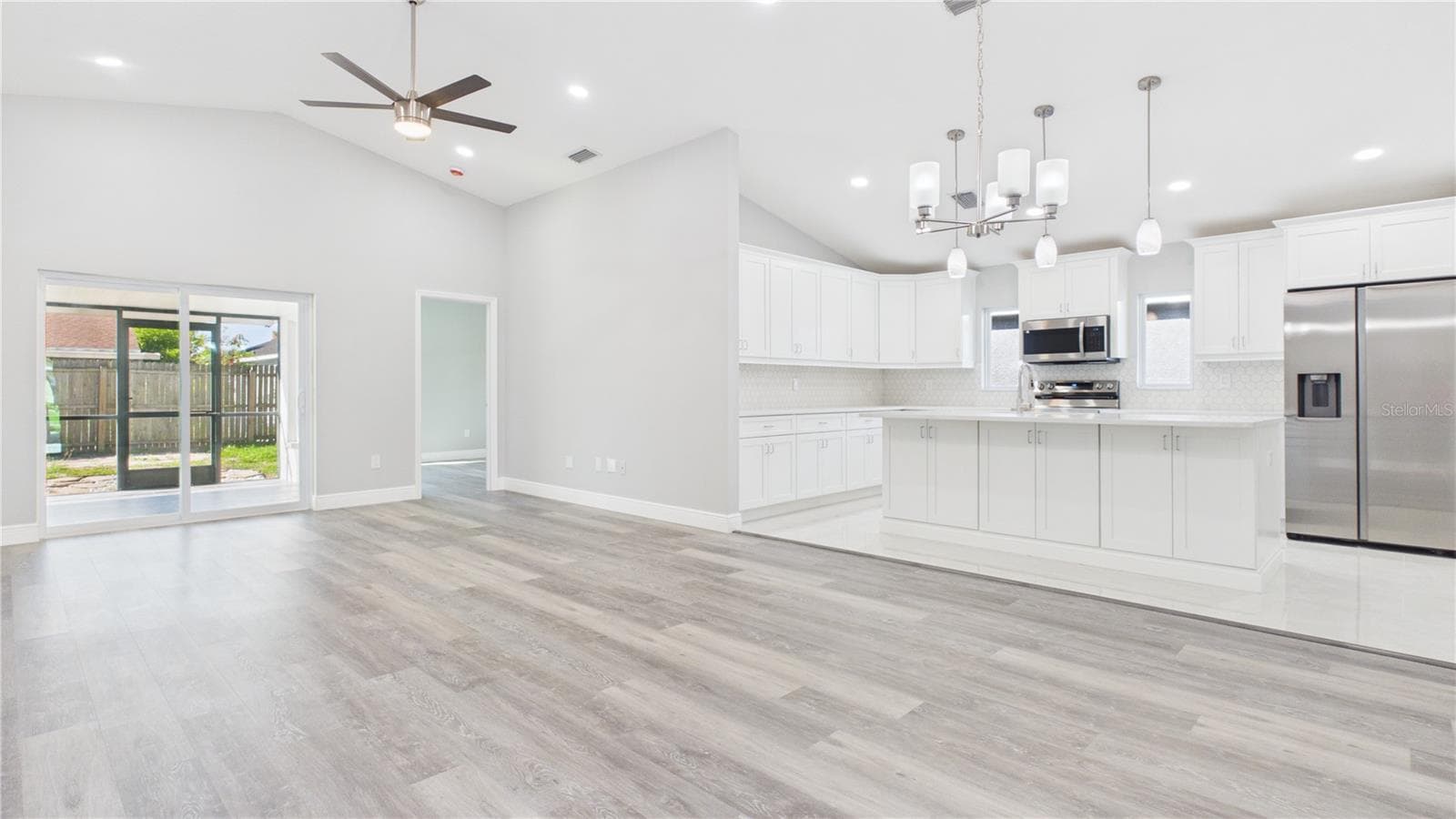 Single Family Residence at 11108 WINDPOINT DR, TAMPA, photo 9 of 36