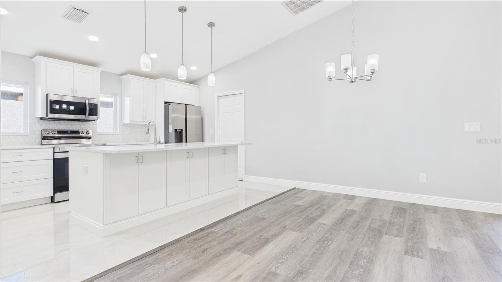 Single Family Residence at 11108 WINDPOINT DR, TAMPA, photo 11 of 36