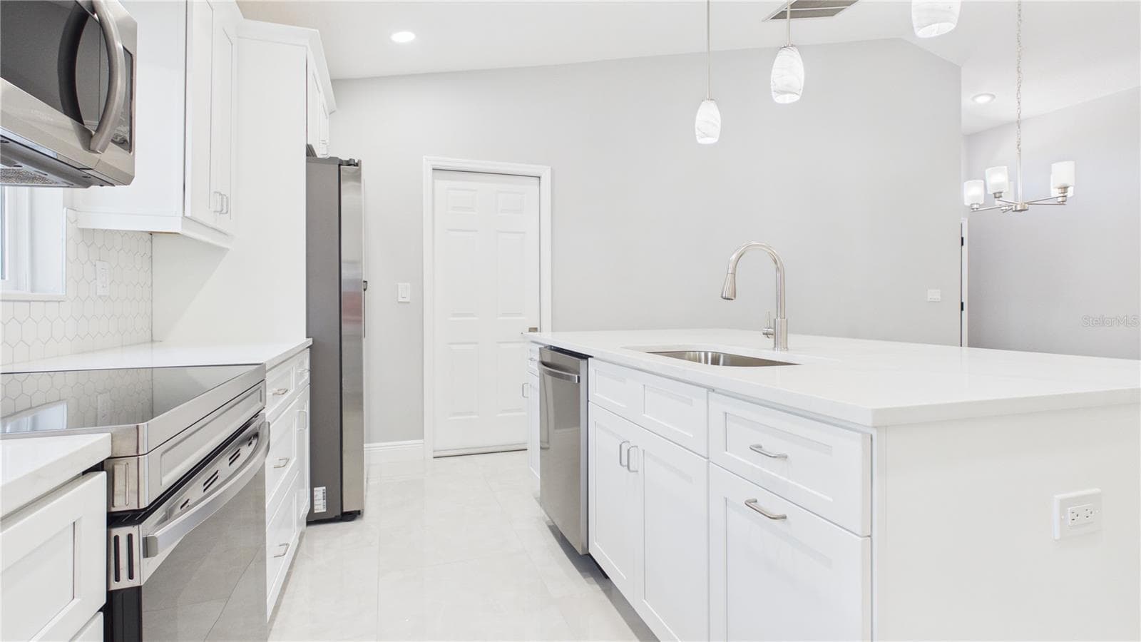 Single Family Residence at 11108 WINDPOINT DR, TAMPA, photo 15 of 36