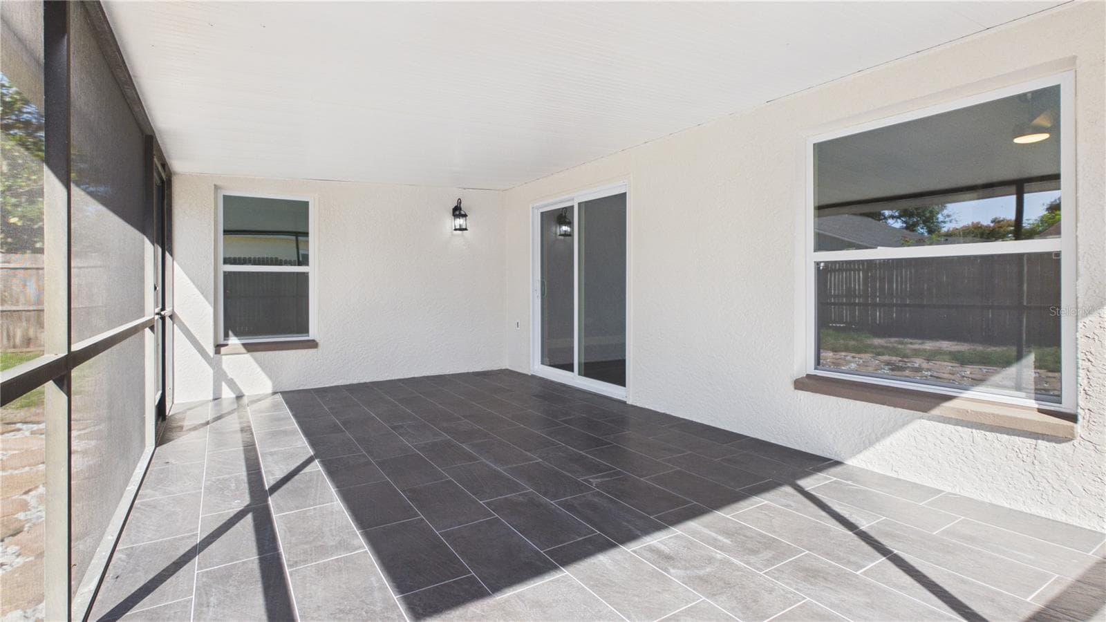 Single Family Residence at 11108 WINDPOINT DR, TAMPA, photo 33 of 36