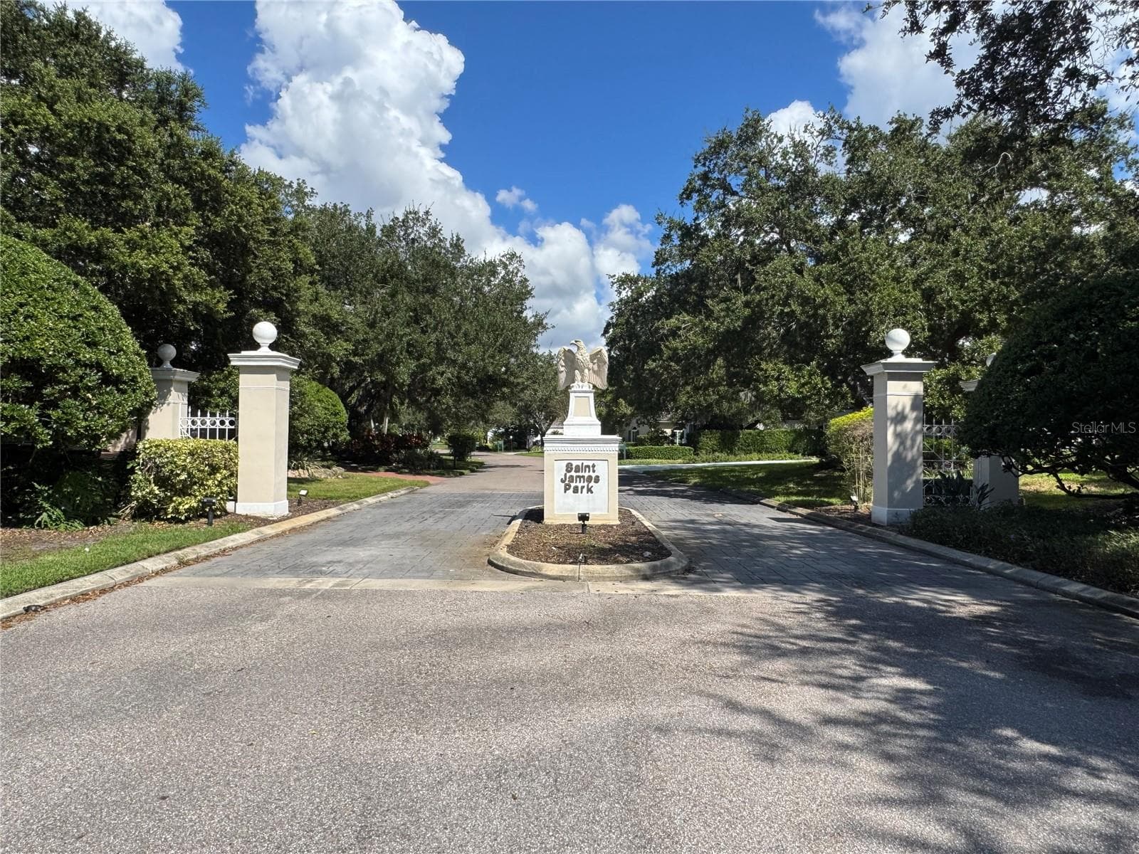 ST JAMES PARK EXCLUSIVE MONUMENT ENTRANCE - 227 SAINT JAMES PARK, OSPREY