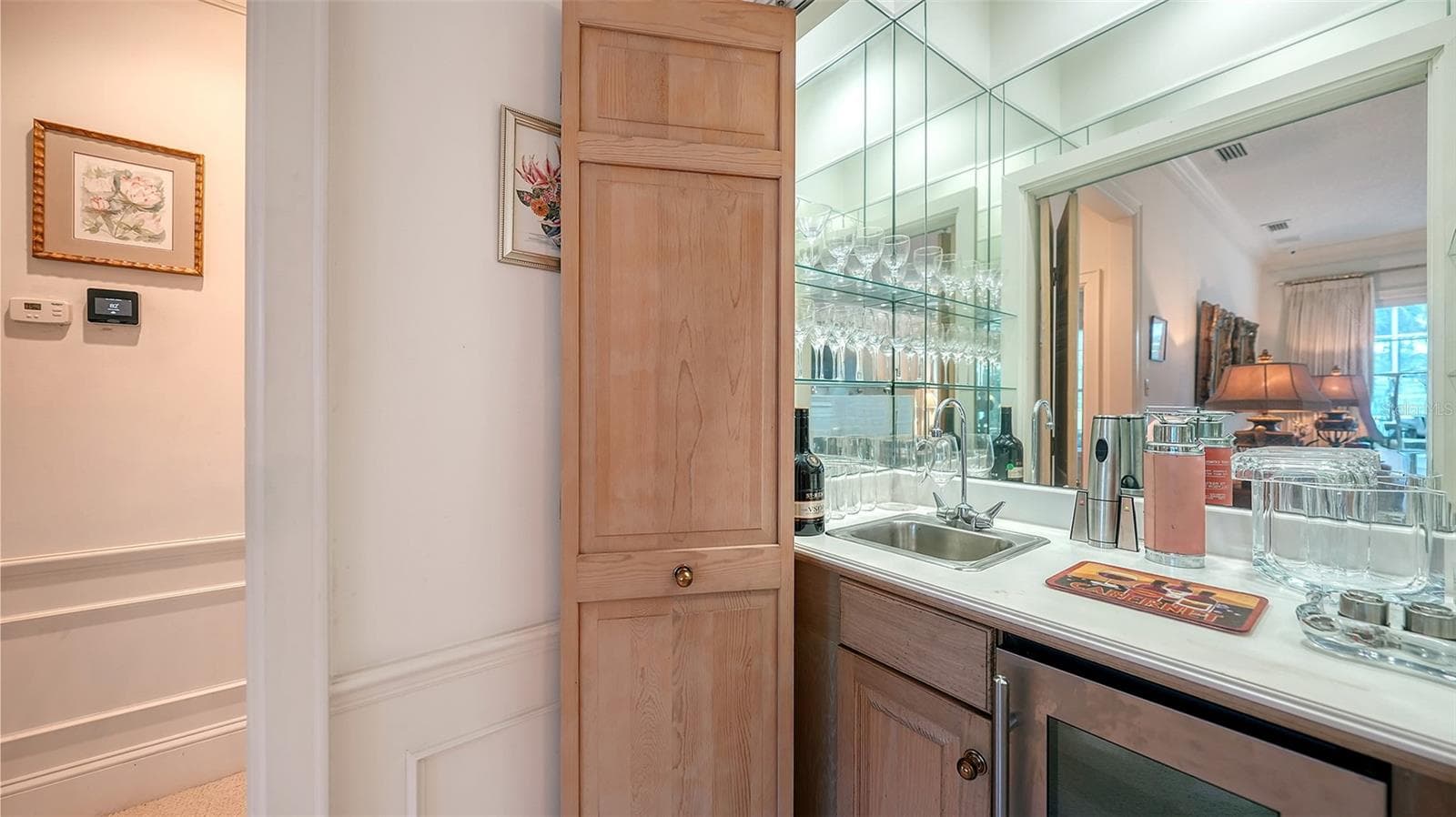 Living Room WET BAR - 227 SAINT JAMES PARK, OSPREY