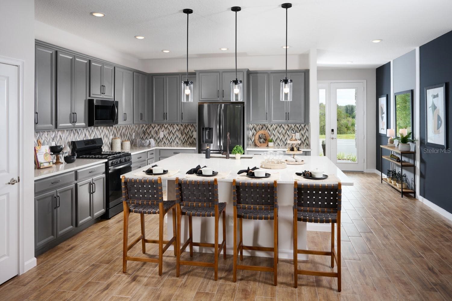 Single Family Residence at 2236 SIRENA LN, MOUNT DORA, photo 3 of 11
