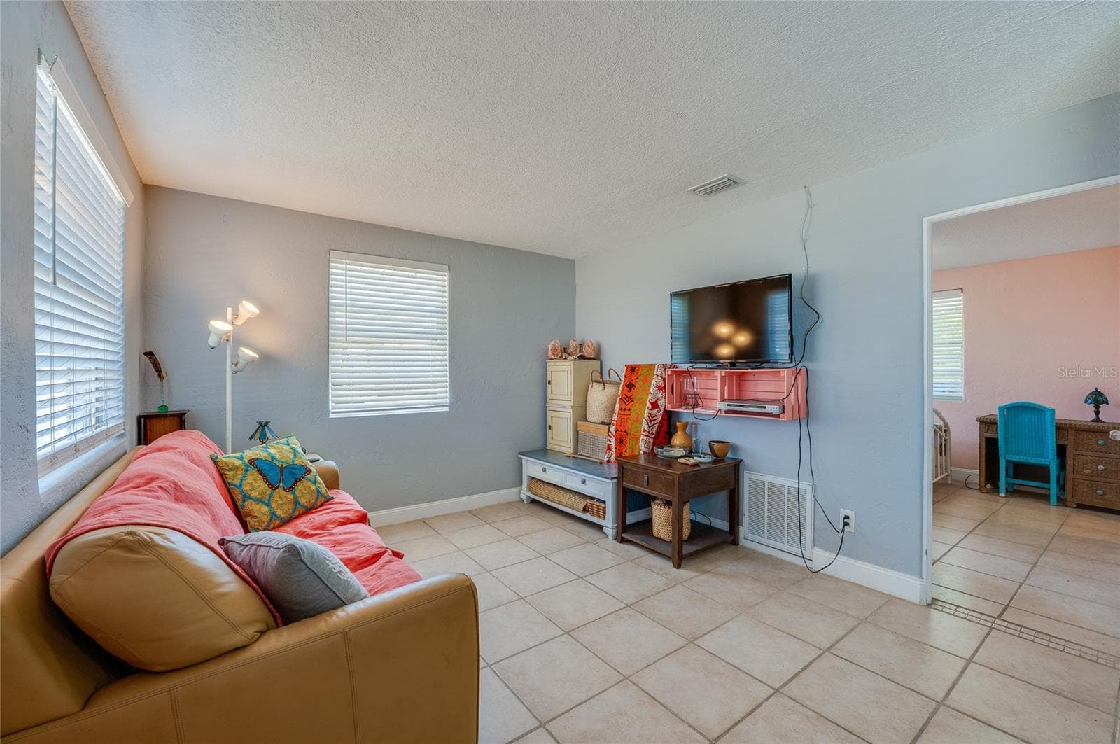 Single Family Residence at 34 RIVER DR, ORMOND BEACH, photo 4 of 39
