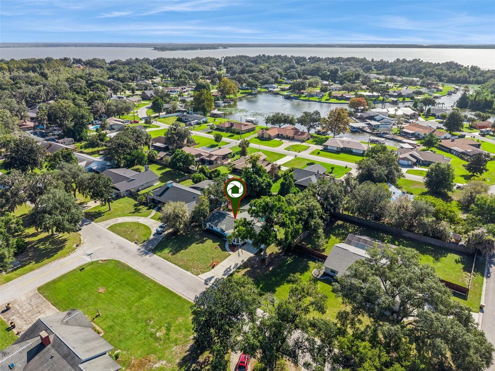 Set in a peaceful Fruitland Park neighborhood, with lake views on the horizon - 5246 ROYAL OAK DR, FRUITLAND PARK