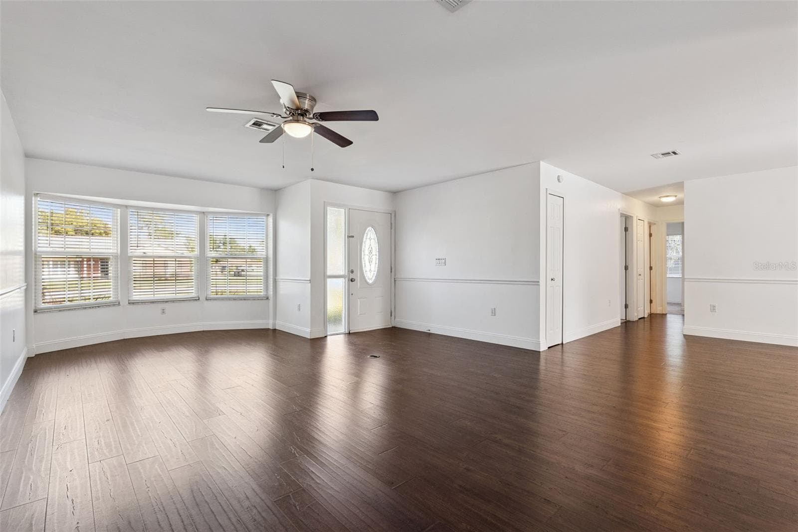 Open, airy layout with fresh neutral paint - 5246 ROYAL OAK DR, FRUITLAND PARK