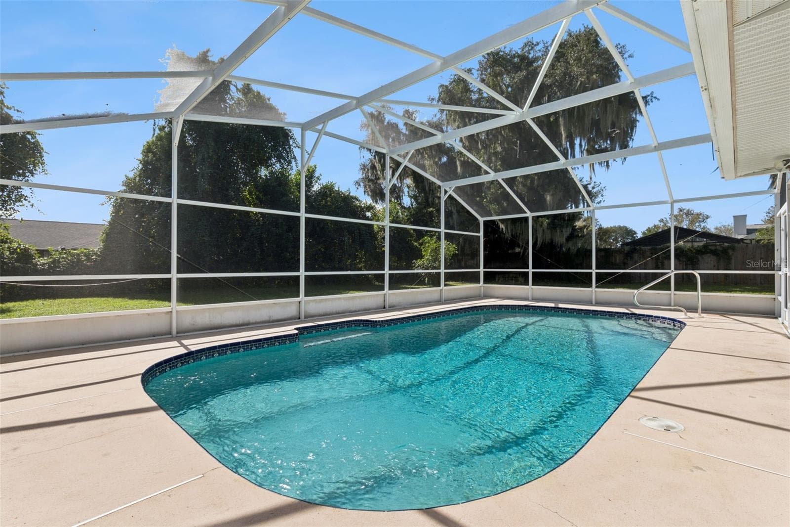 Fully screened for bug-free relaxing - 5246 ROYAL OAK DR, FRUITLAND PARK
