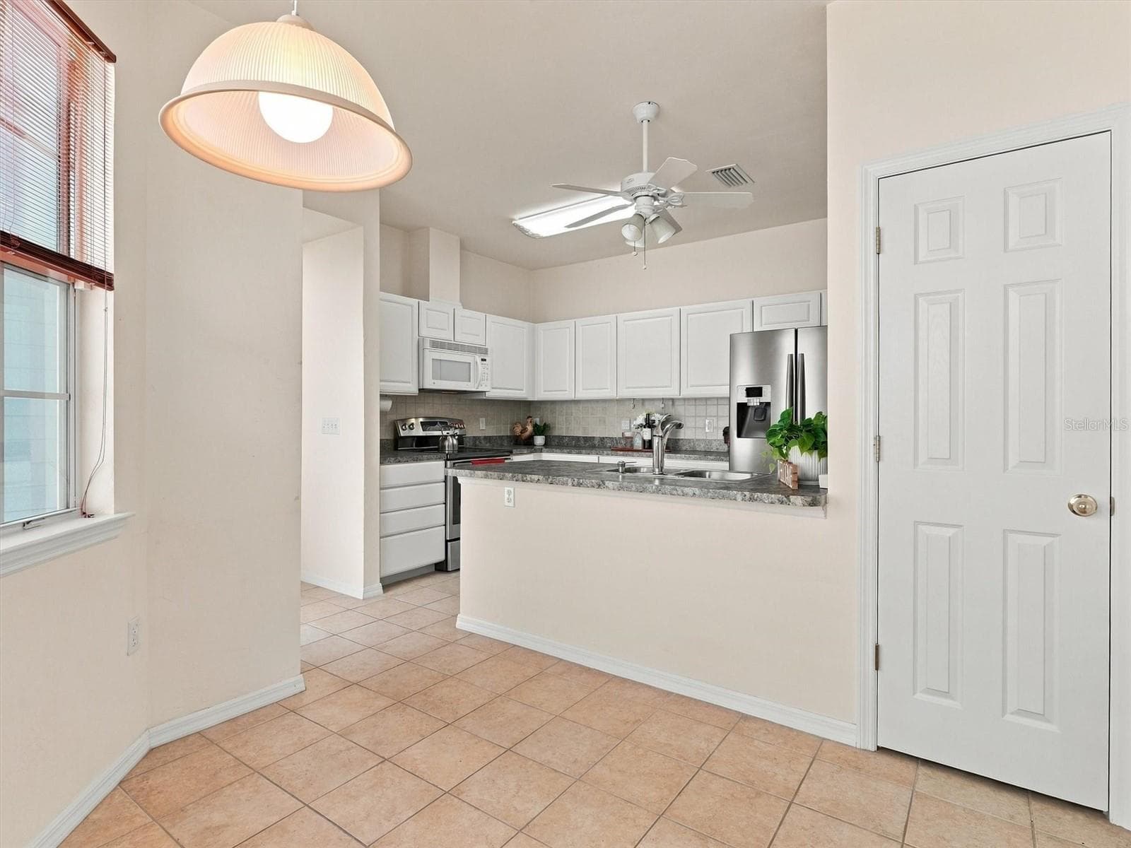 Dinette & Kitchen with Closet. - 11644 NW 18TH PL, GAINESVILLE
