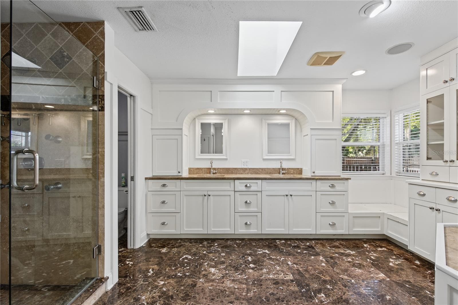 Primary bathroom (4) - 1817 N KEENE RD, CLEARWATER
