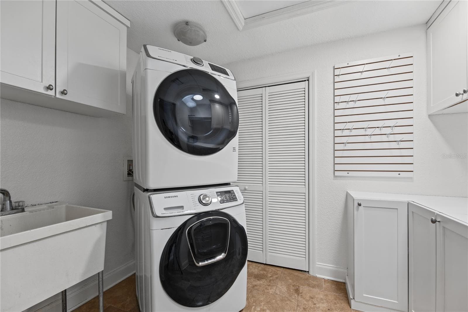 Laundry room (1) - 1817 N KEENE RD, CLEARWATER