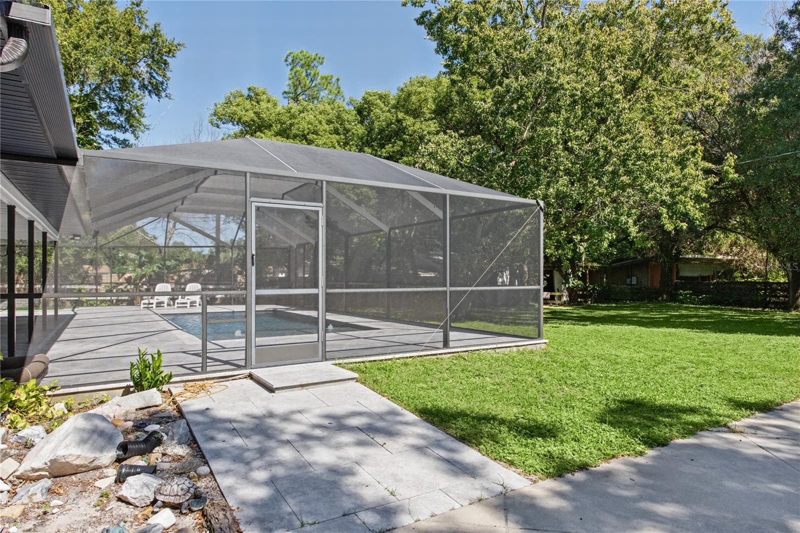 Side yard (1) - 1817 N KEENE RD, CLEARWATER