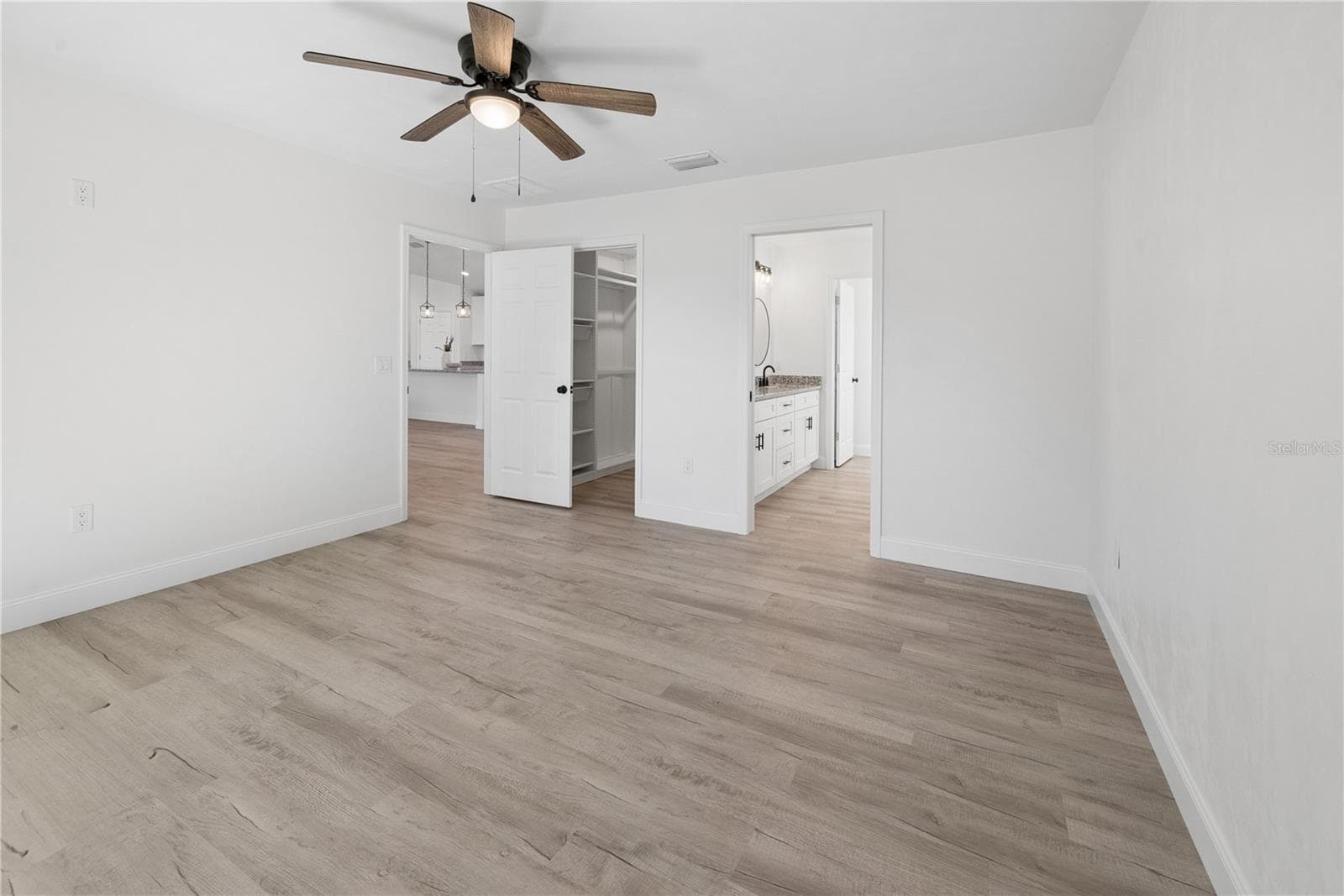 Single Family Residence at 2752 NW TENTH ST, BELL, photo 6 of 45