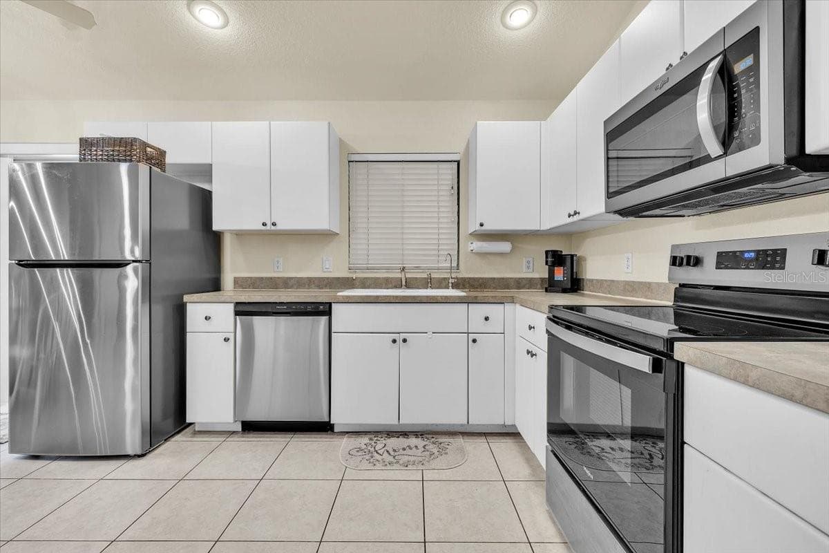 Single Family Residence at 1091 LUAU ST, NORTH PORT, photo 10 of 42