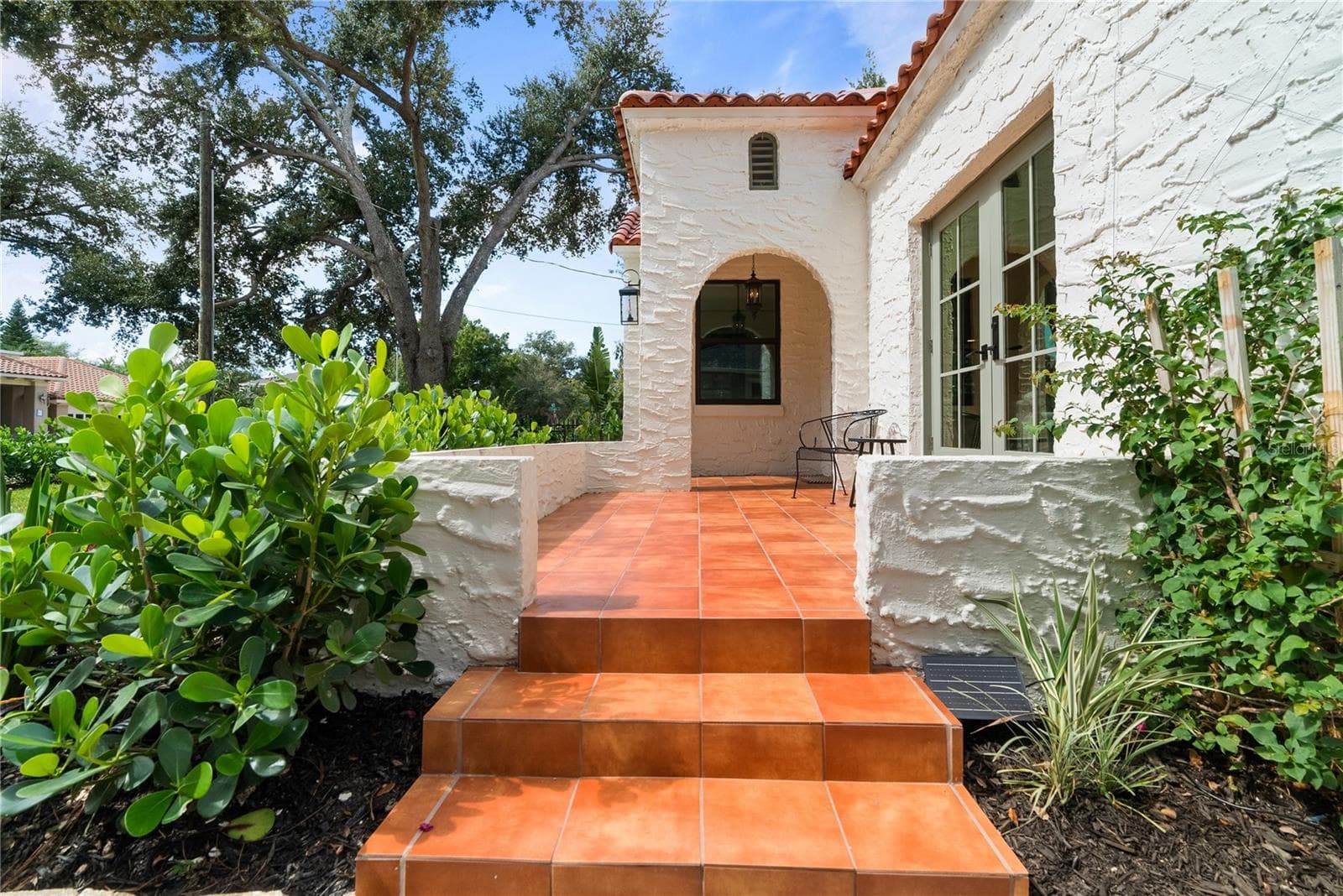 Single Family Residence at 4521 W AZEELE ST, TAMPA, photo 3 of 45