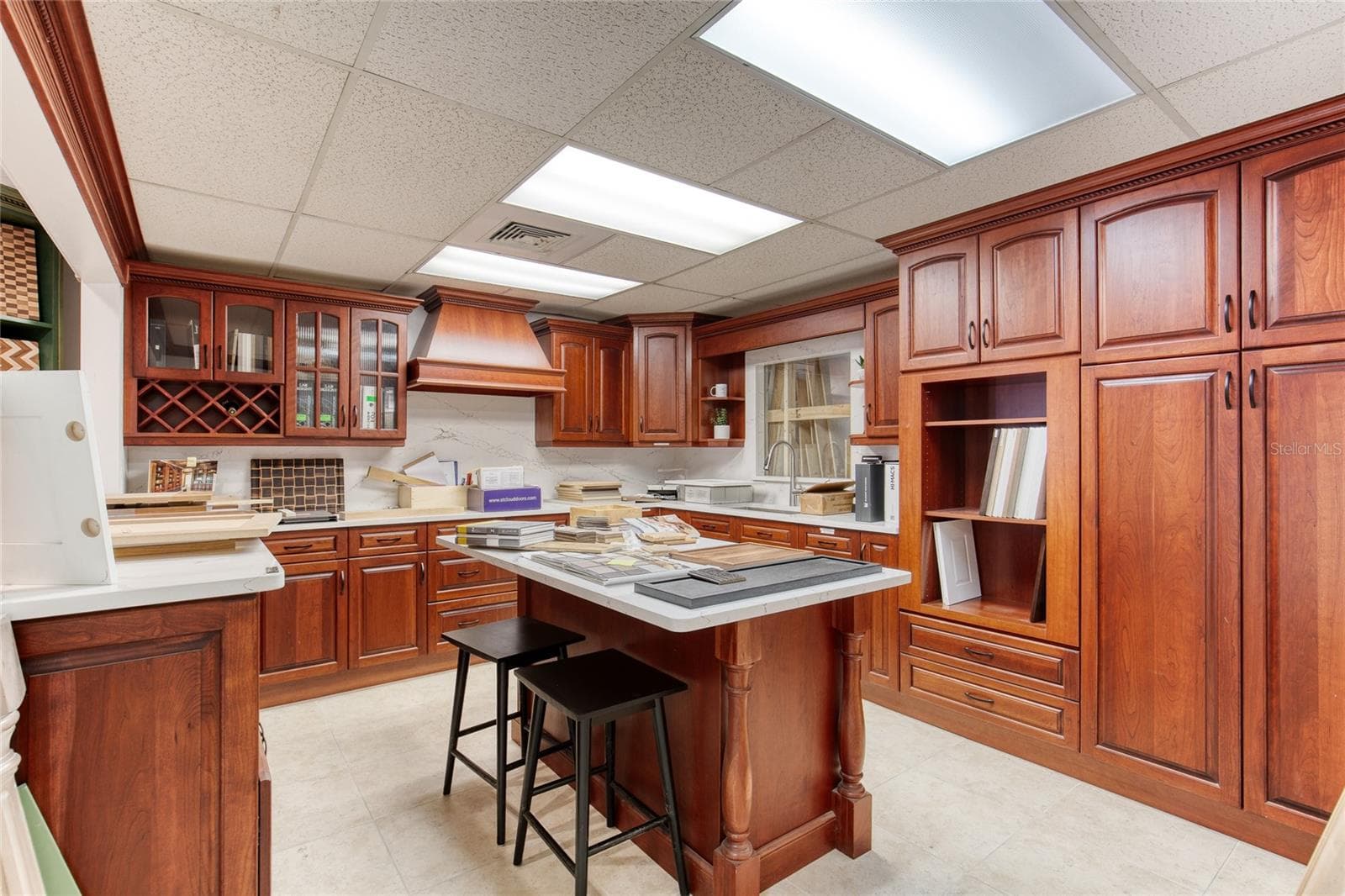 Cabinetry Showroom - 4 & 6 AVIATOR WAY, ORMOND BEACH