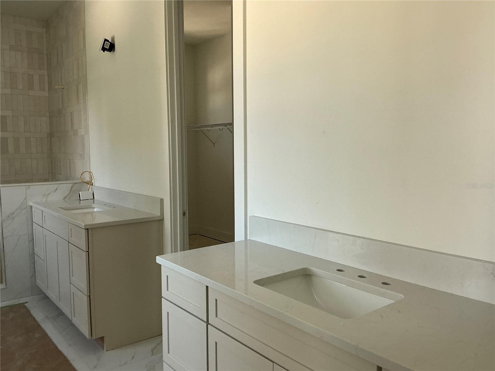 MASTER BATHROOM dula sinks - 485 11TH AVE N, ST PETERSBURG