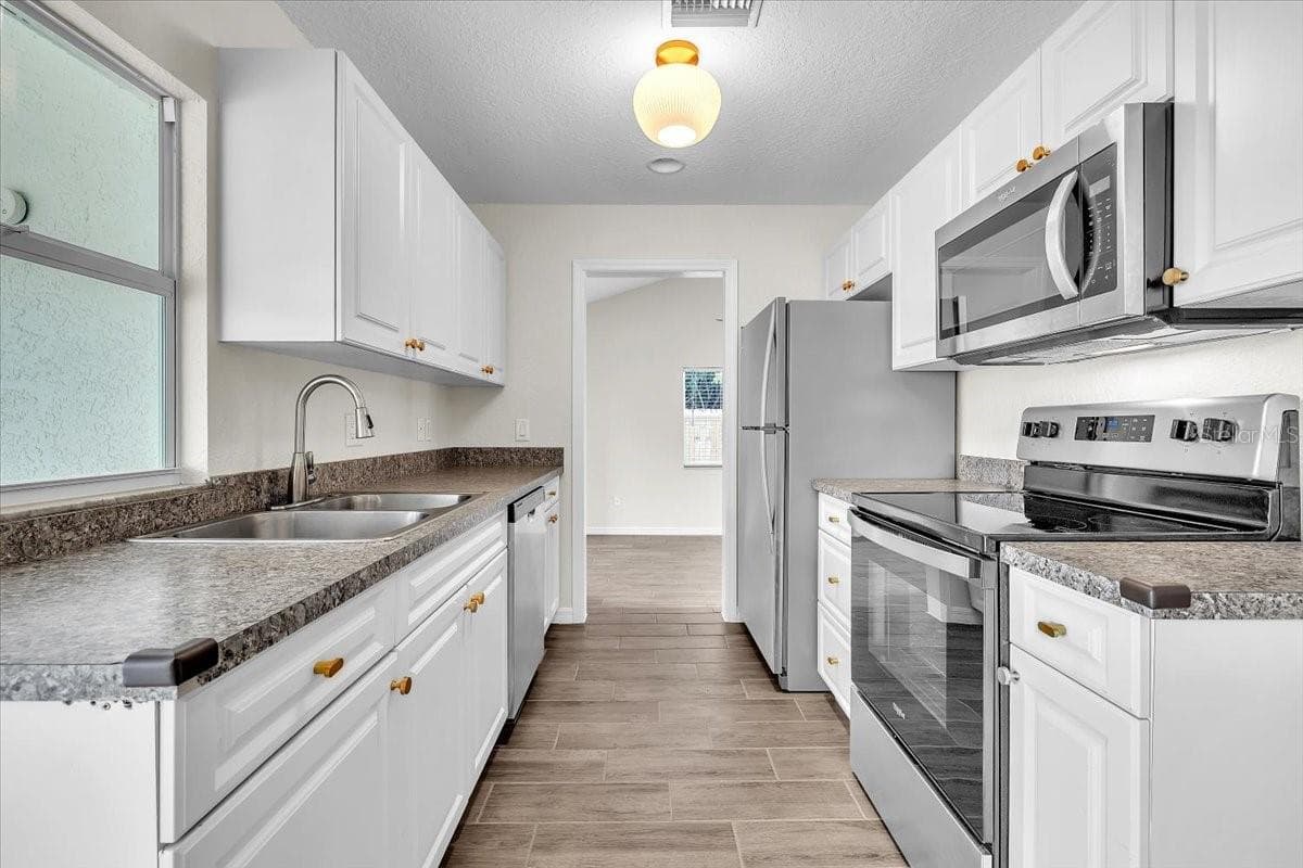 Single Family Residence at 2524 COLLINGSWOOD BLVD, PORT CHARLOTTE, photo 15 of 42