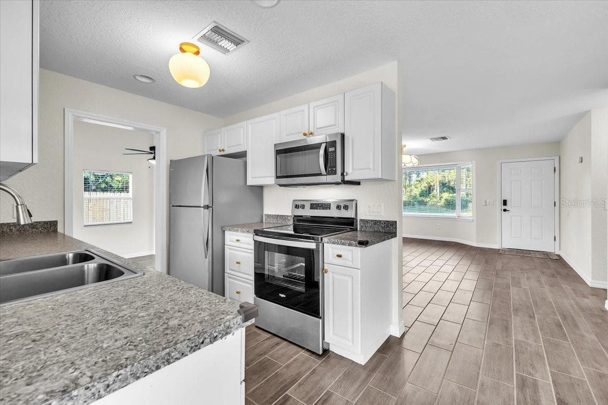 Single Family Residence at 2524 COLLINGSWOOD BLVD, PORT CHARLOTTE, photo 16 of 42