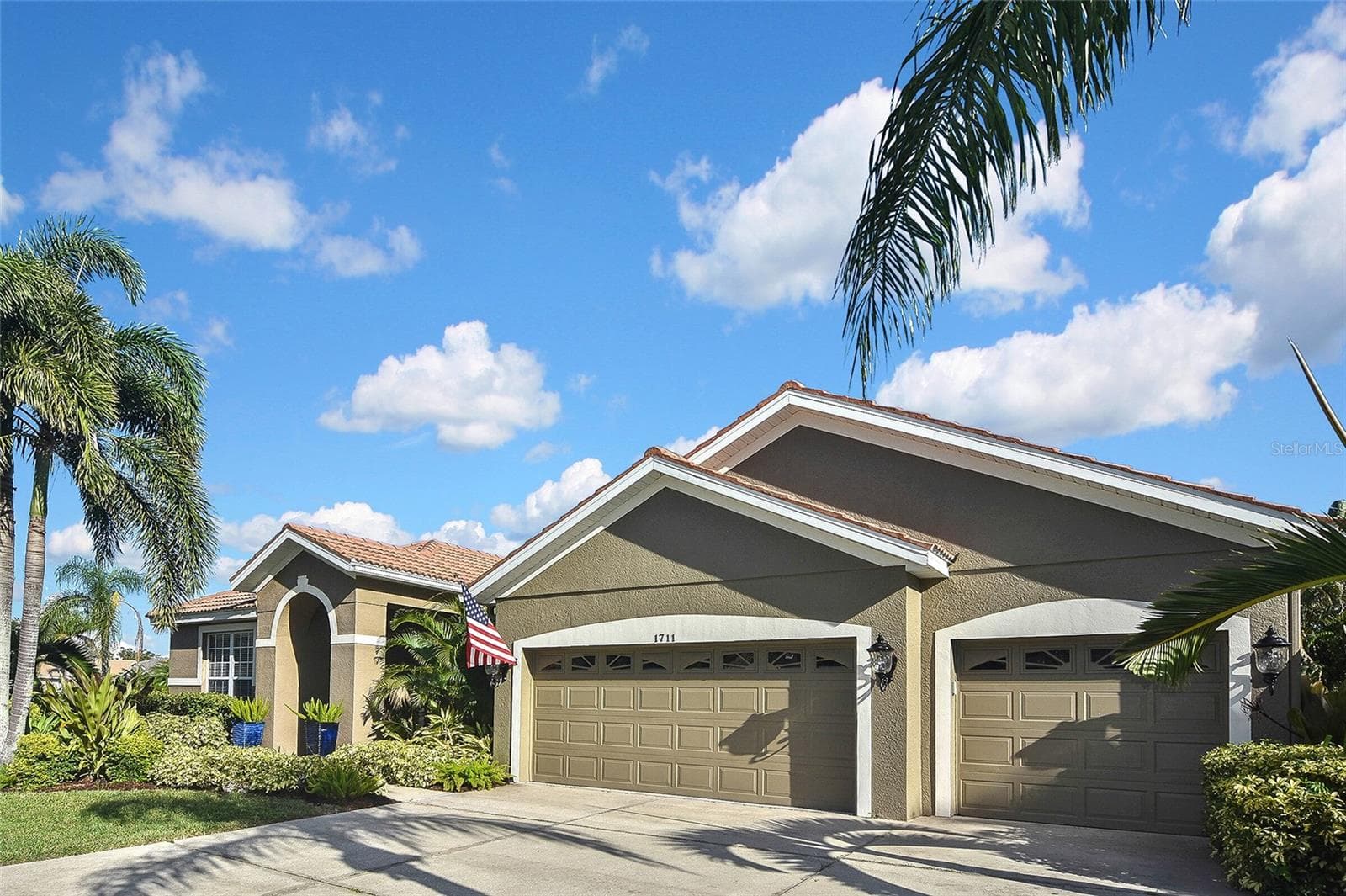 Single Family Residence at 1711 PINYON PINE DR, SARASOTA, photo 3 of 66