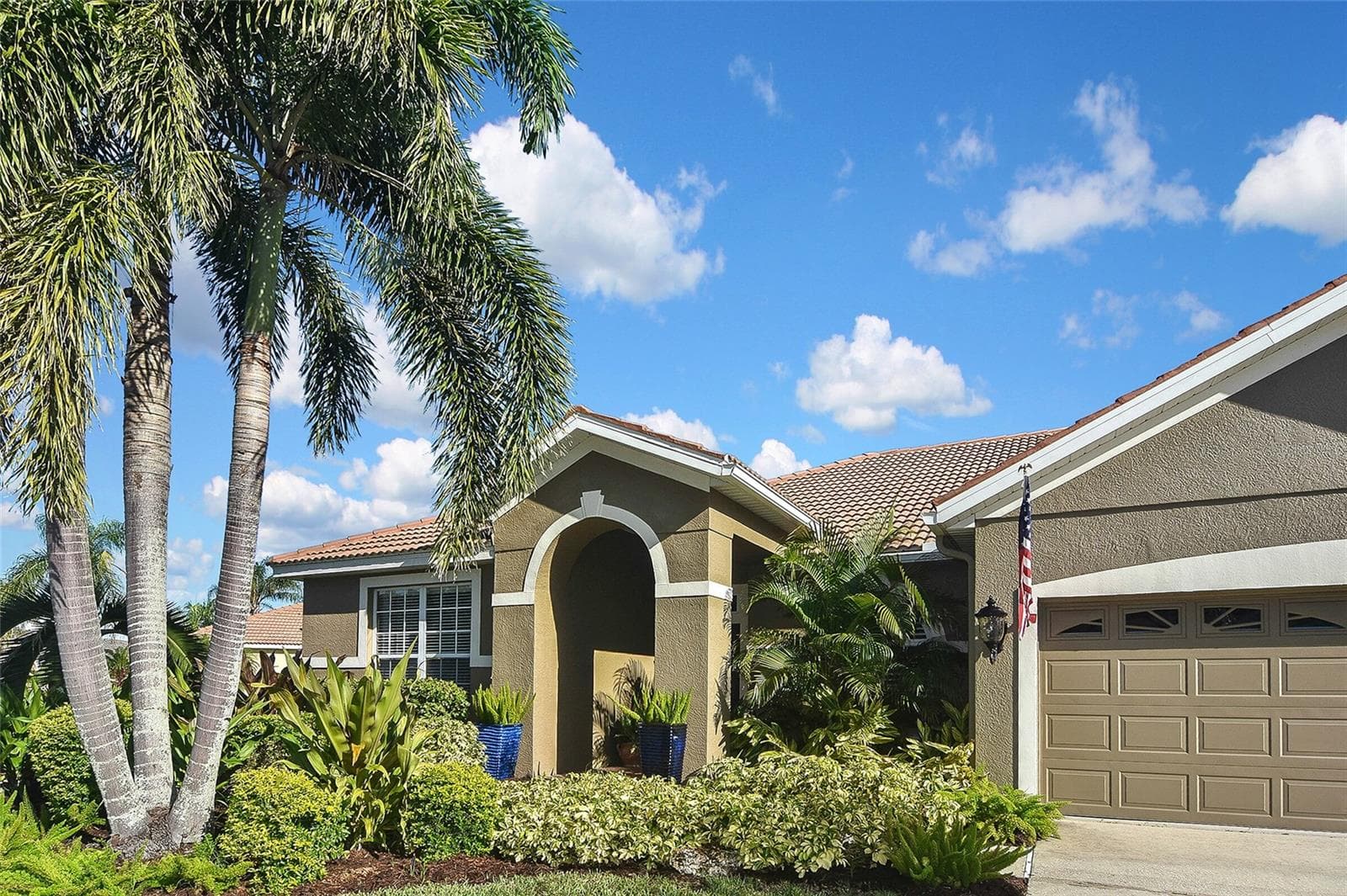 Single Family Residence at 1711 PINYON PINE DR, SARASOTA, photo 4 of 66