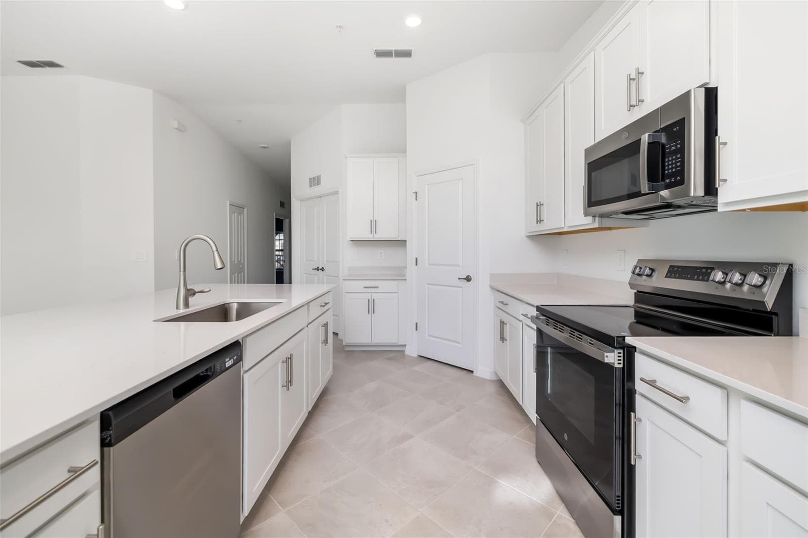 Condominium at 19015 SCALLOP LOOP #204, LAKEWOOD RANCH, photo 6 of 77